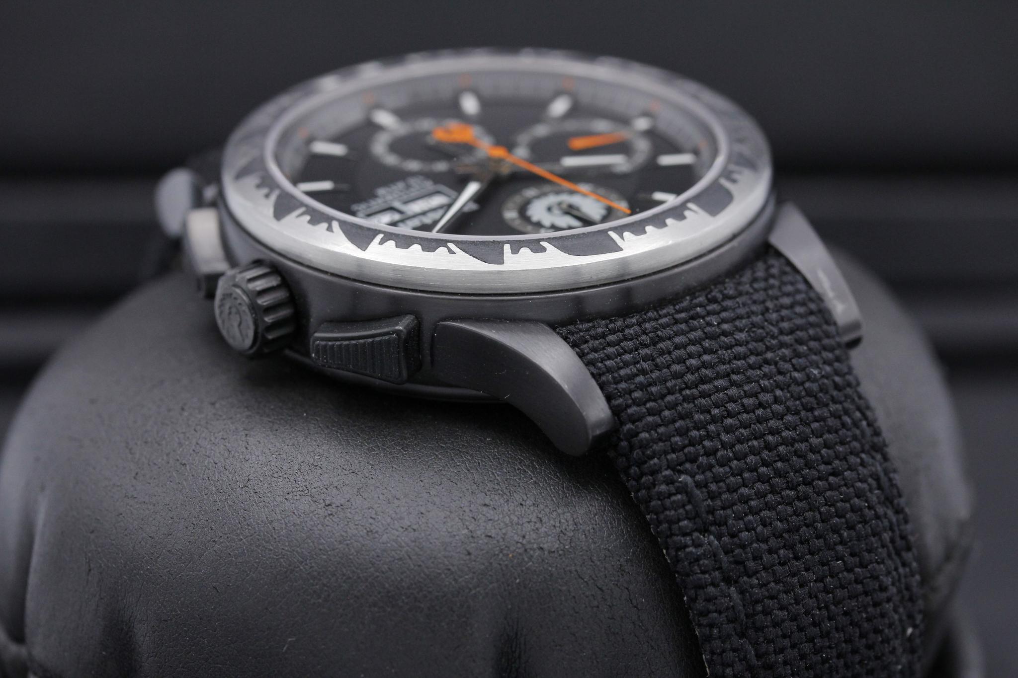 Watch Image 4