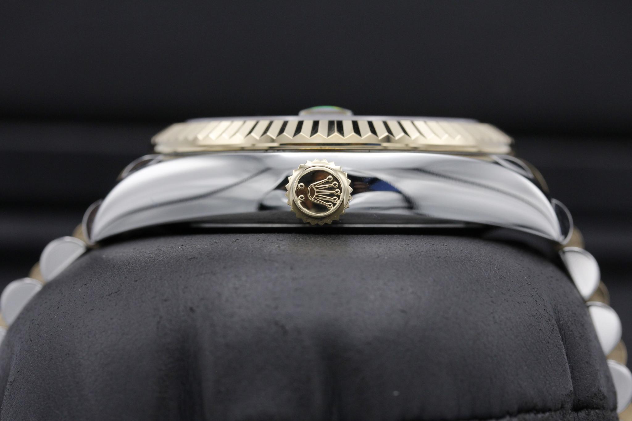 Watch Image 3