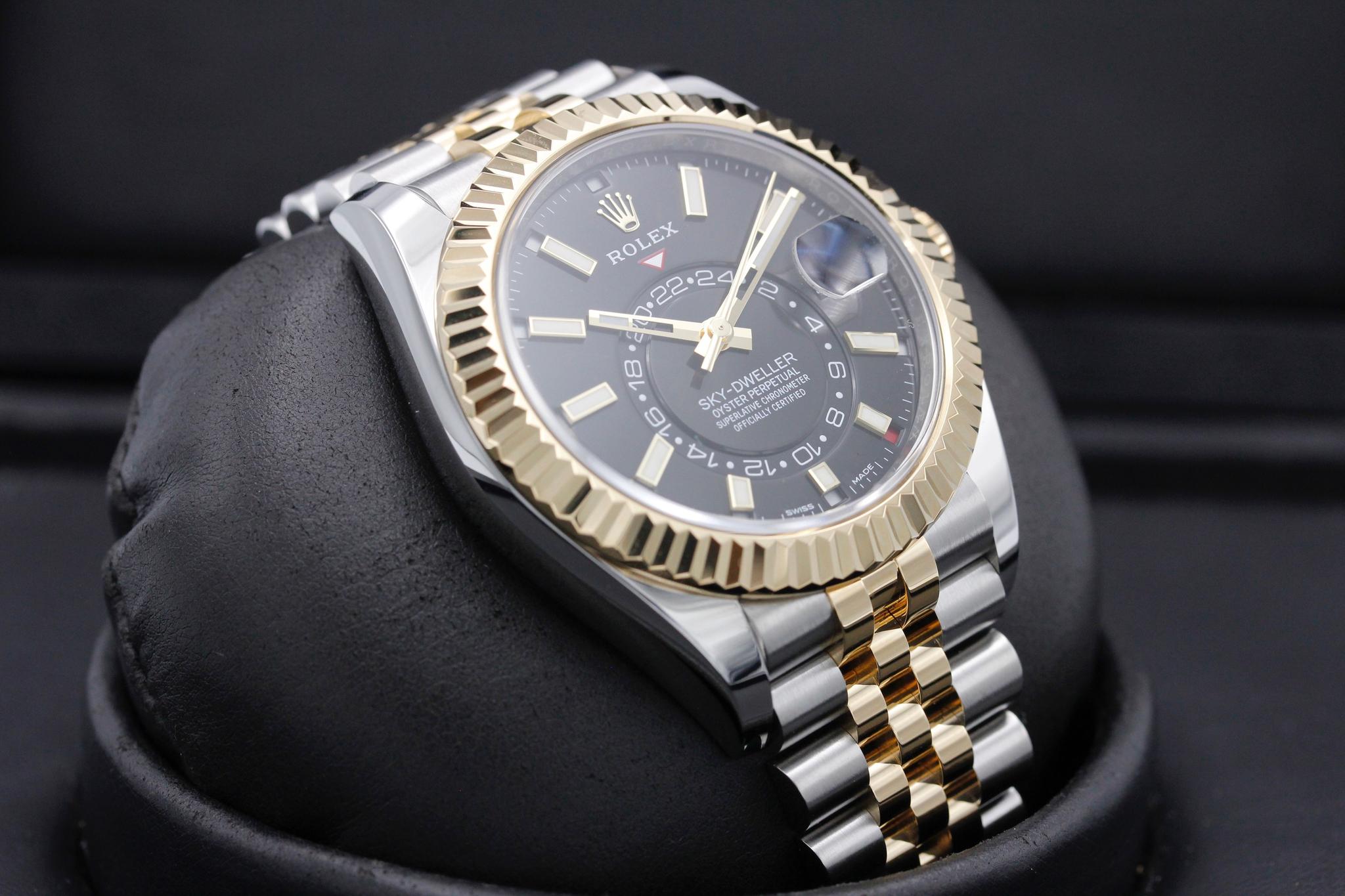 Watch Image 10
