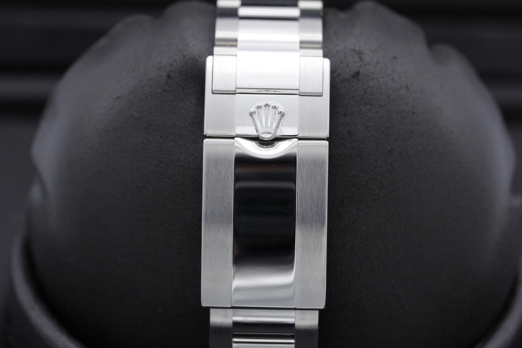 Watch Image 8
