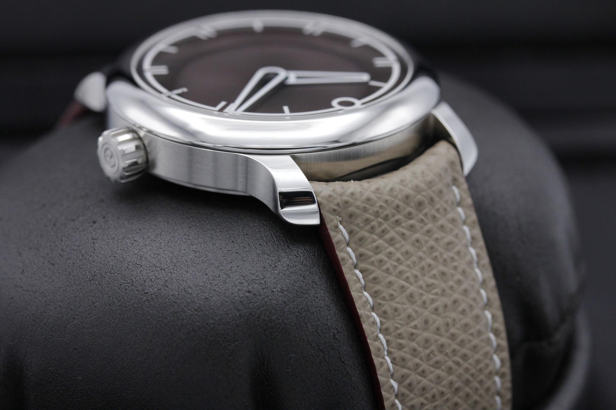 Watch Image 4