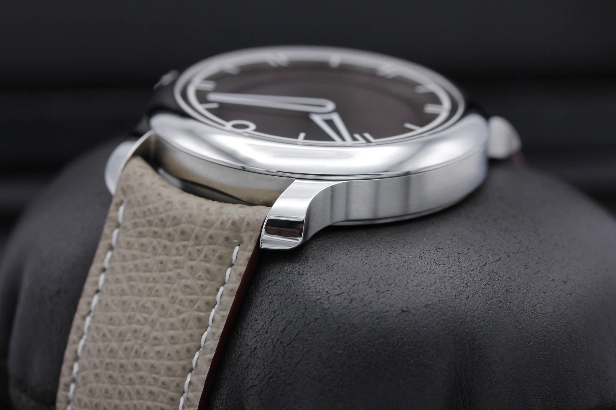 Watch Image 5