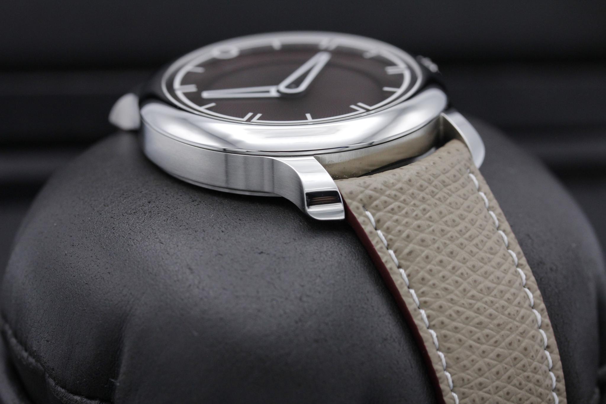 Watch Image 6