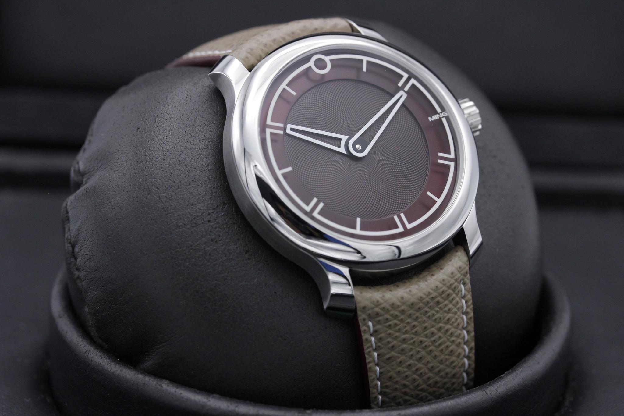 Watch Image 10