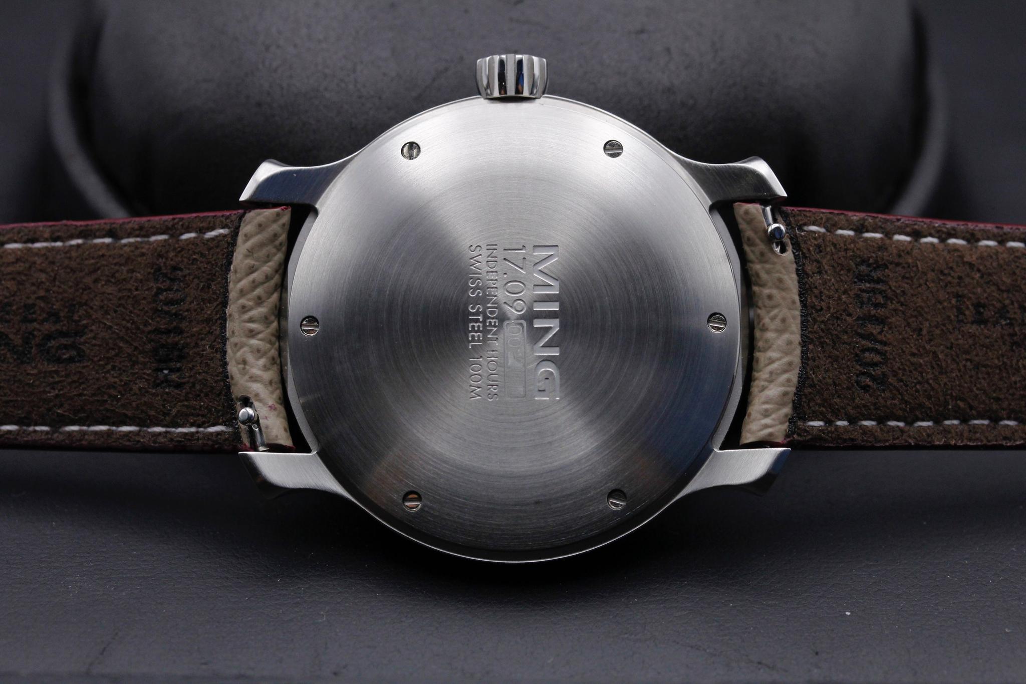 Watch Image 7