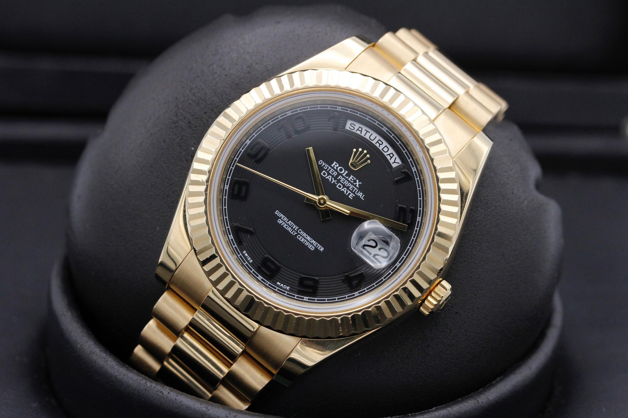 Watch Image 10