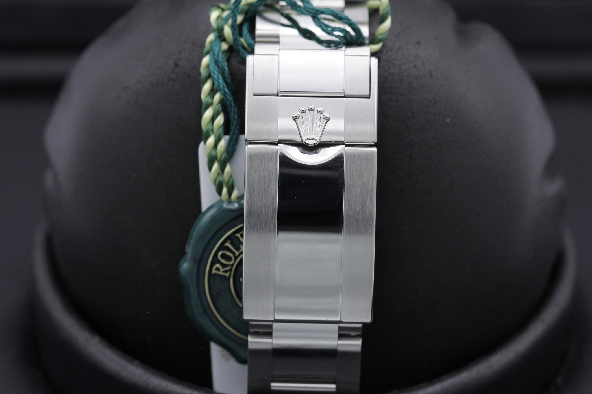 Watch Image 7