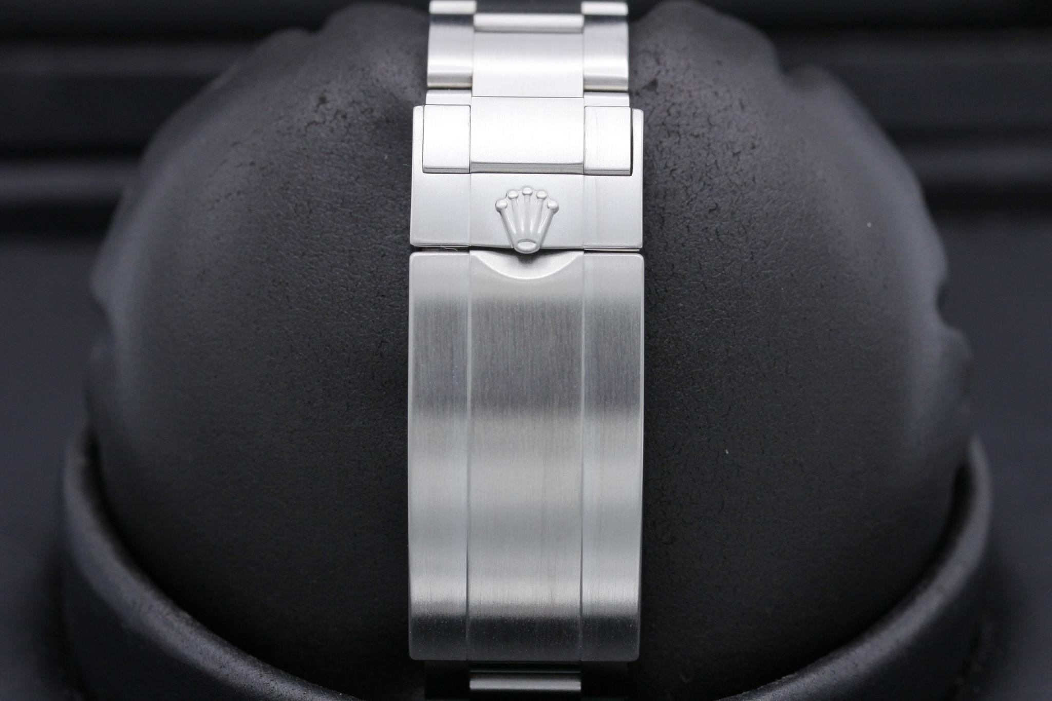 Watch Image 8