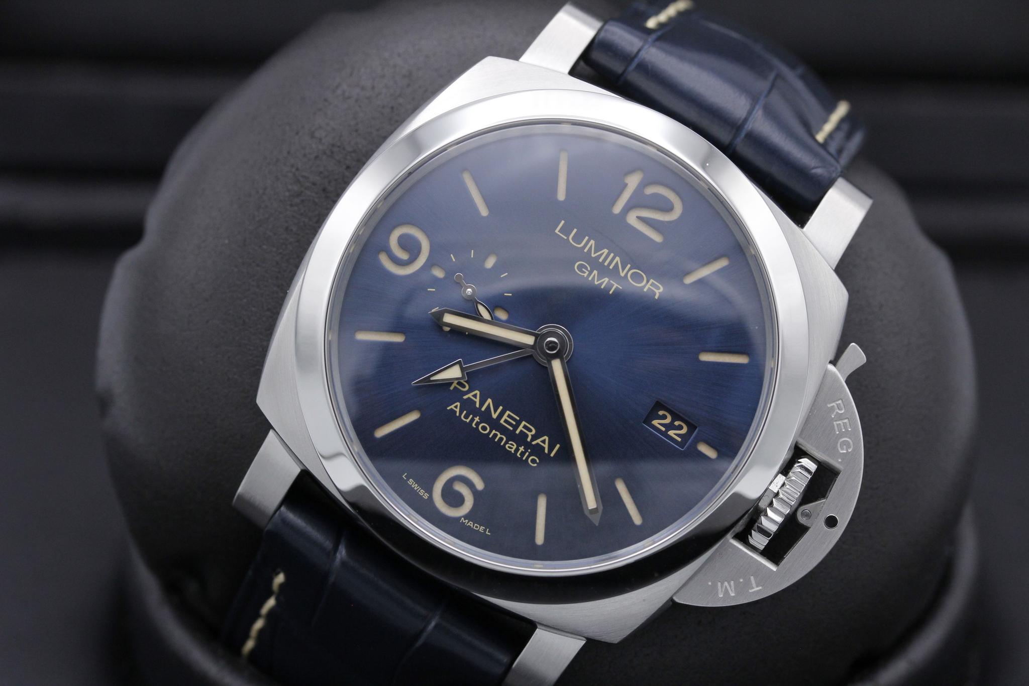 Watch Image 10