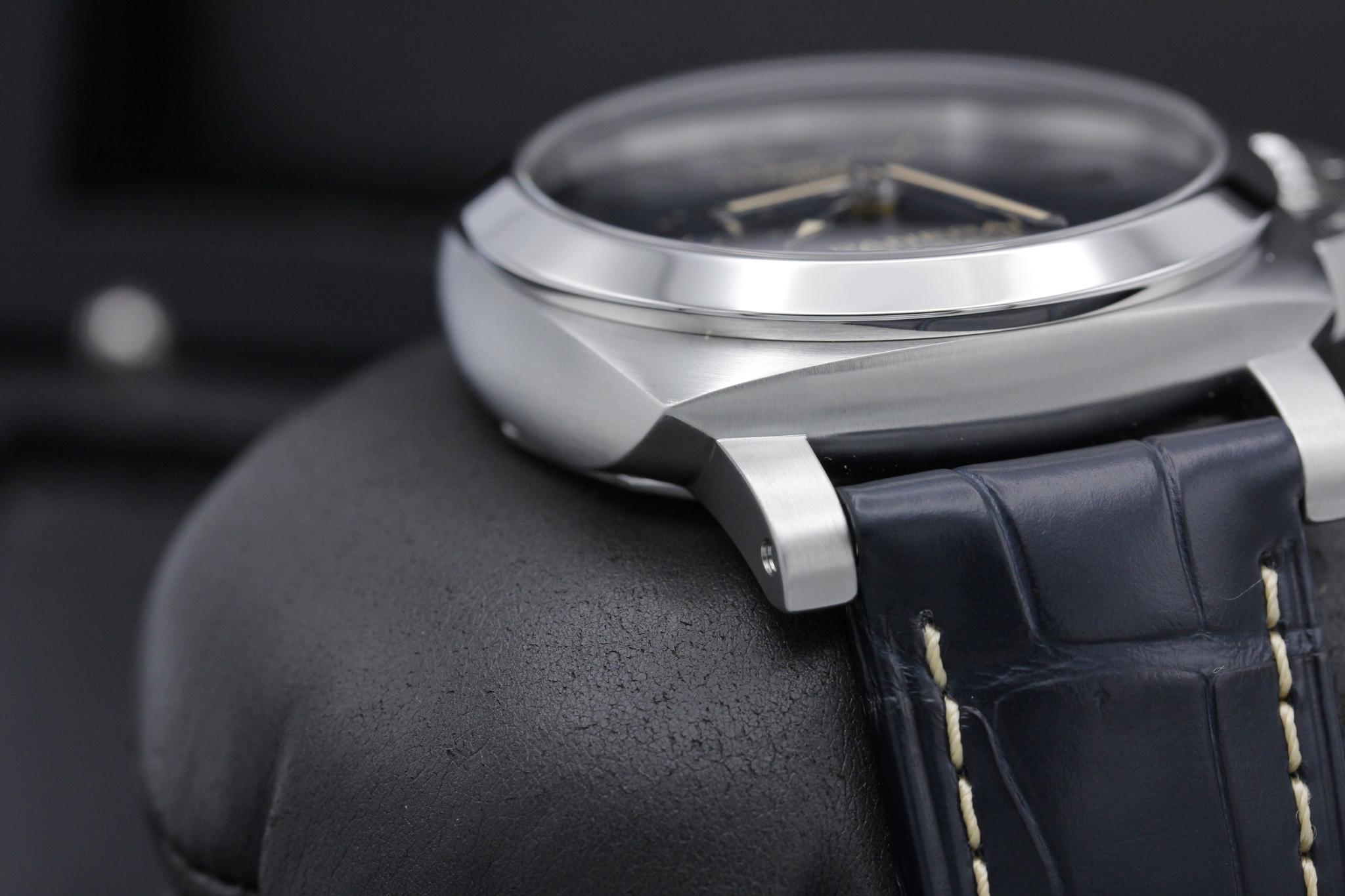 Watch Image 6