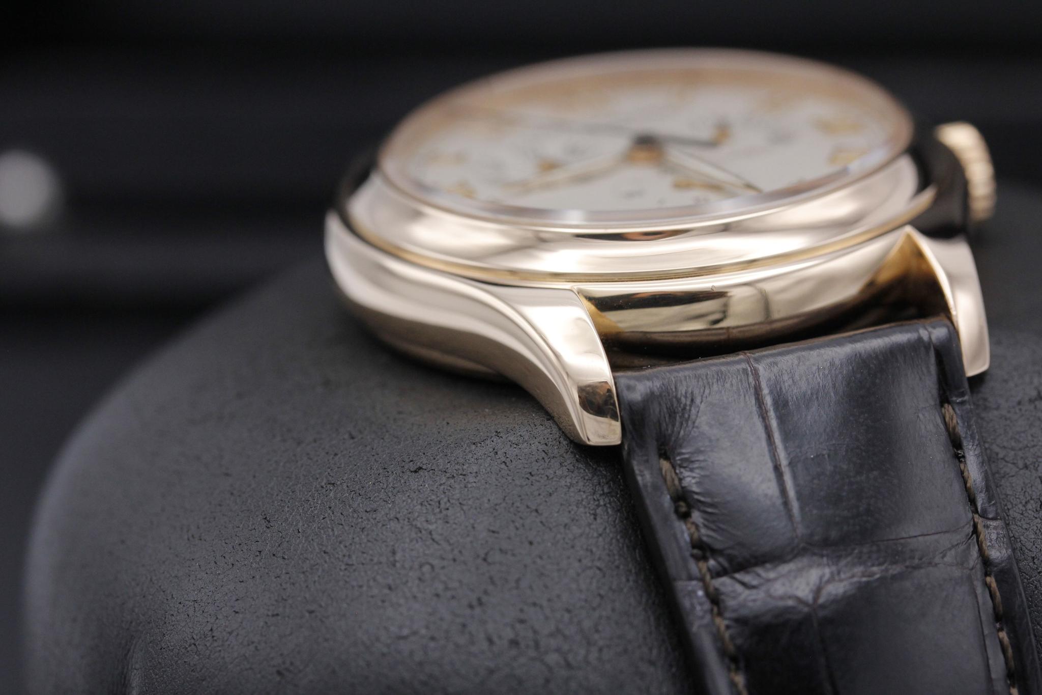 Watch Image 6