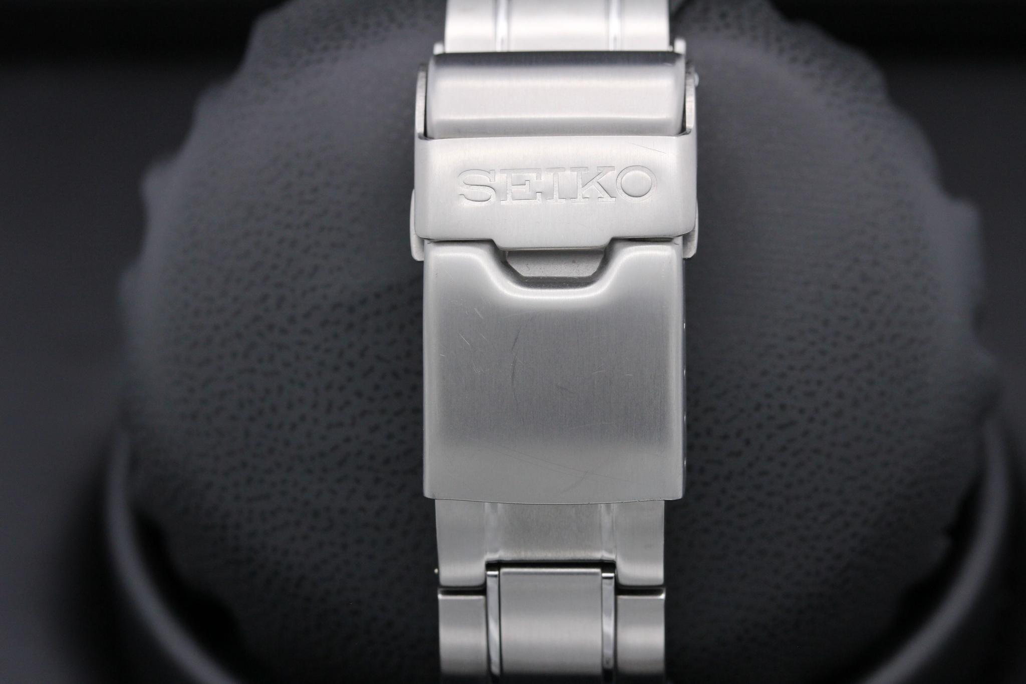 Watch Image 8