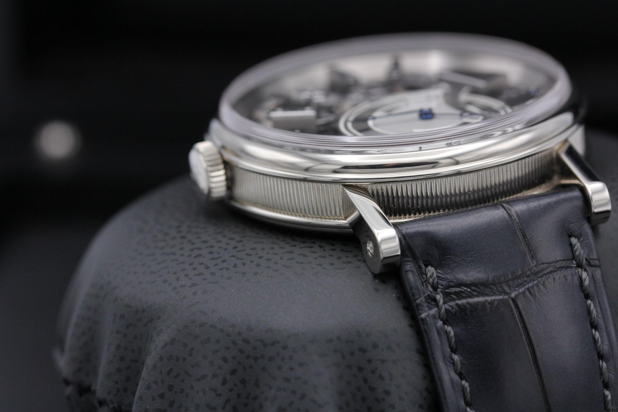 Watch Image 4