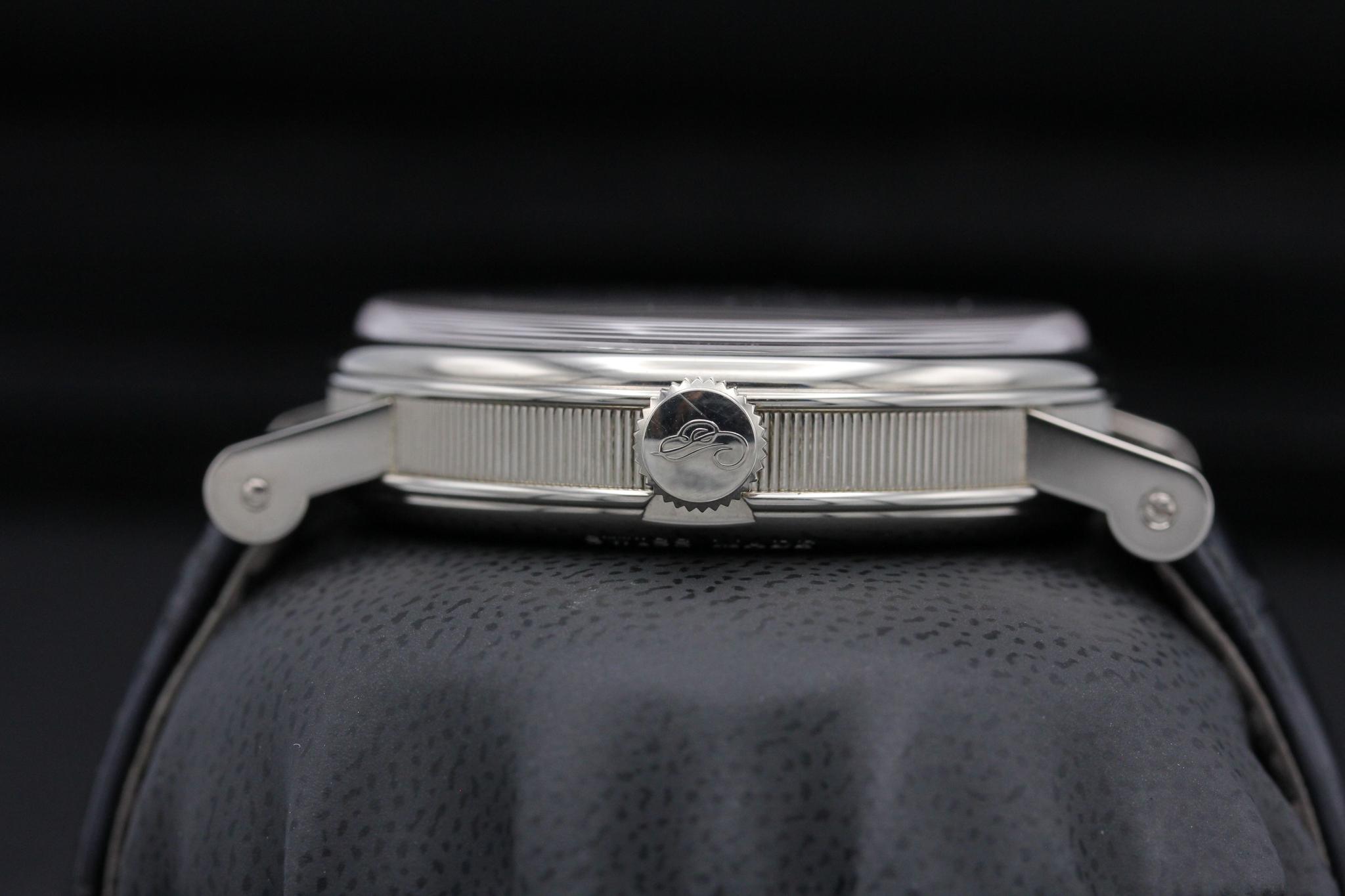 Watch Image 3