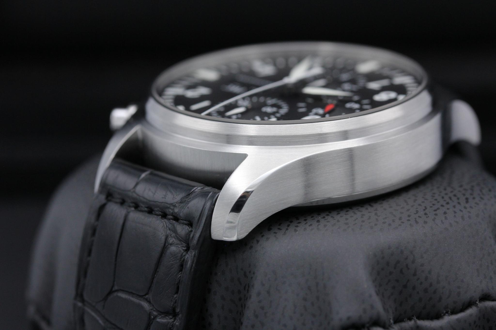 Watch Image 5