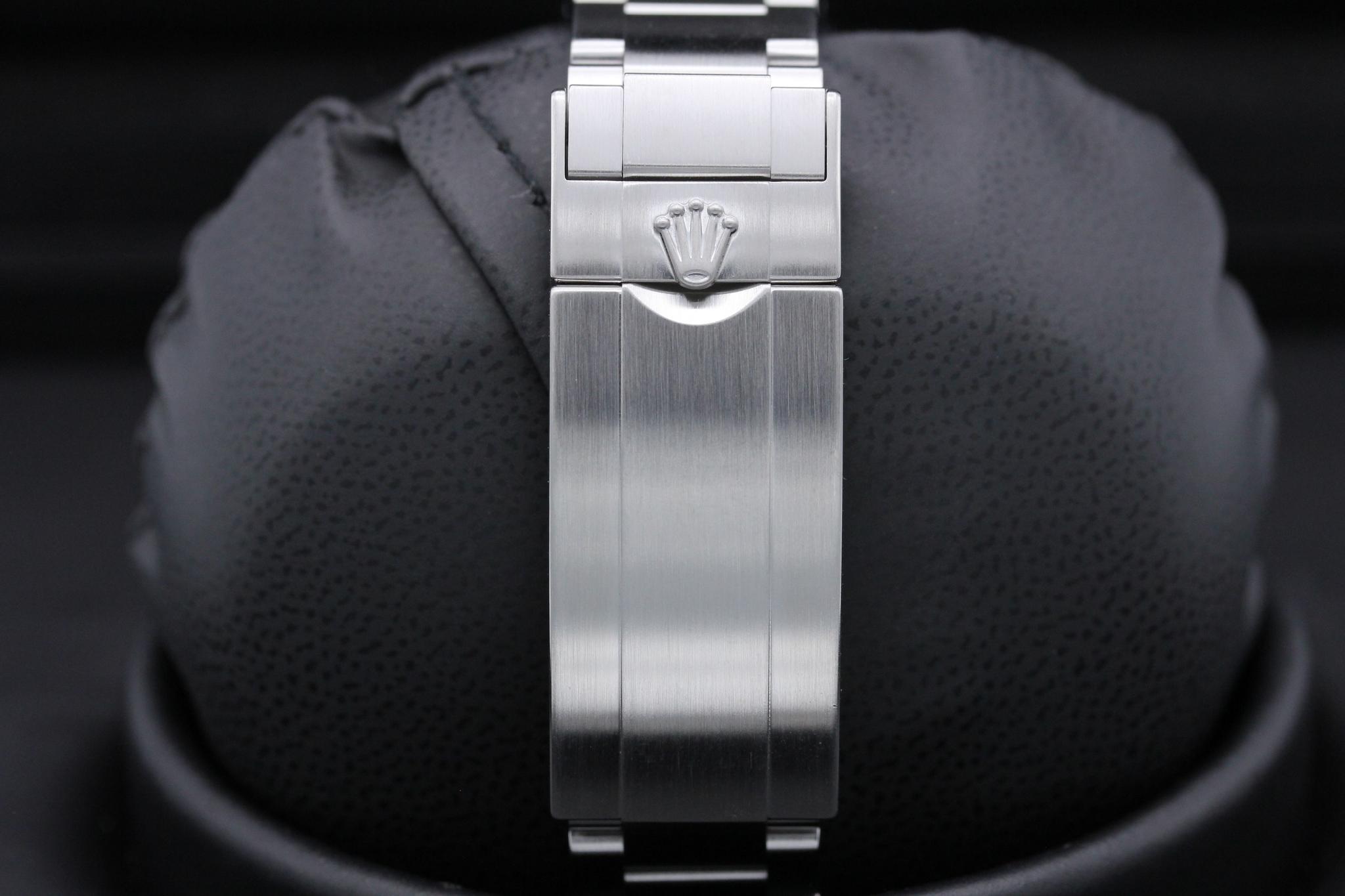 Watch Image 7