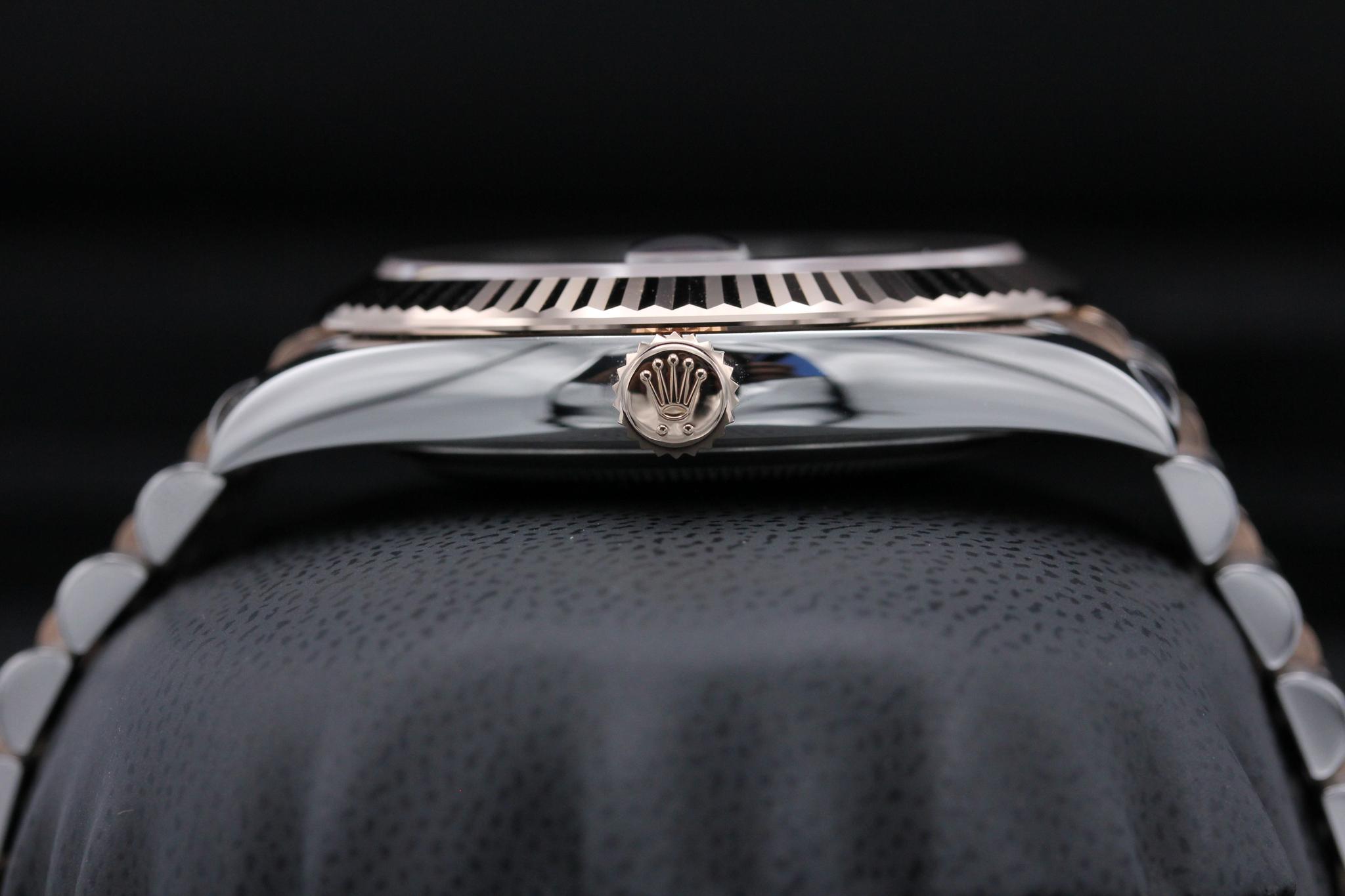 Watch Image 3