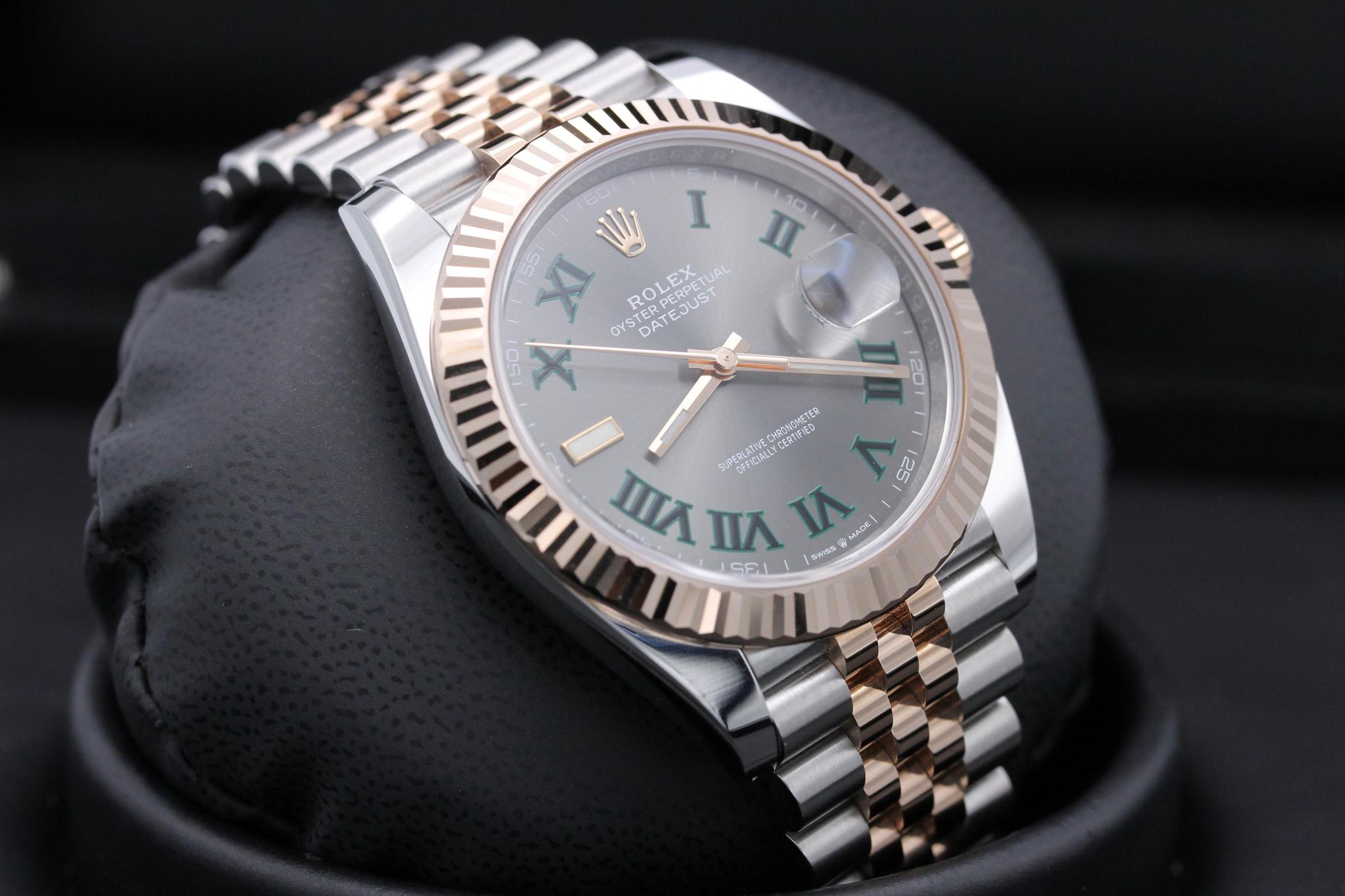 Watch Image 10