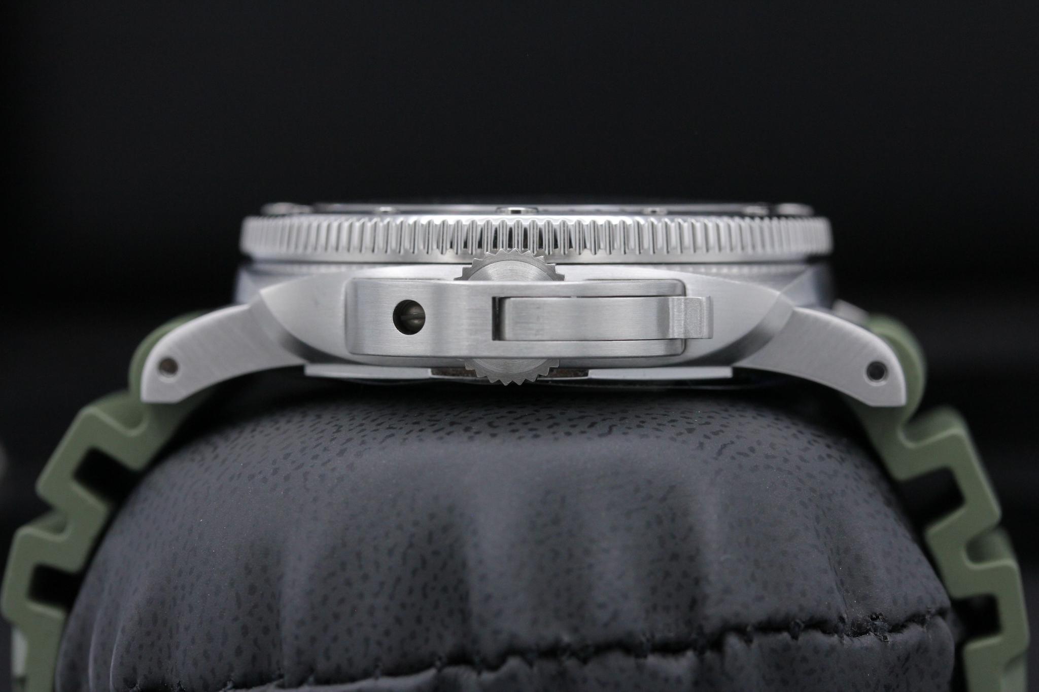 Watch Image 3