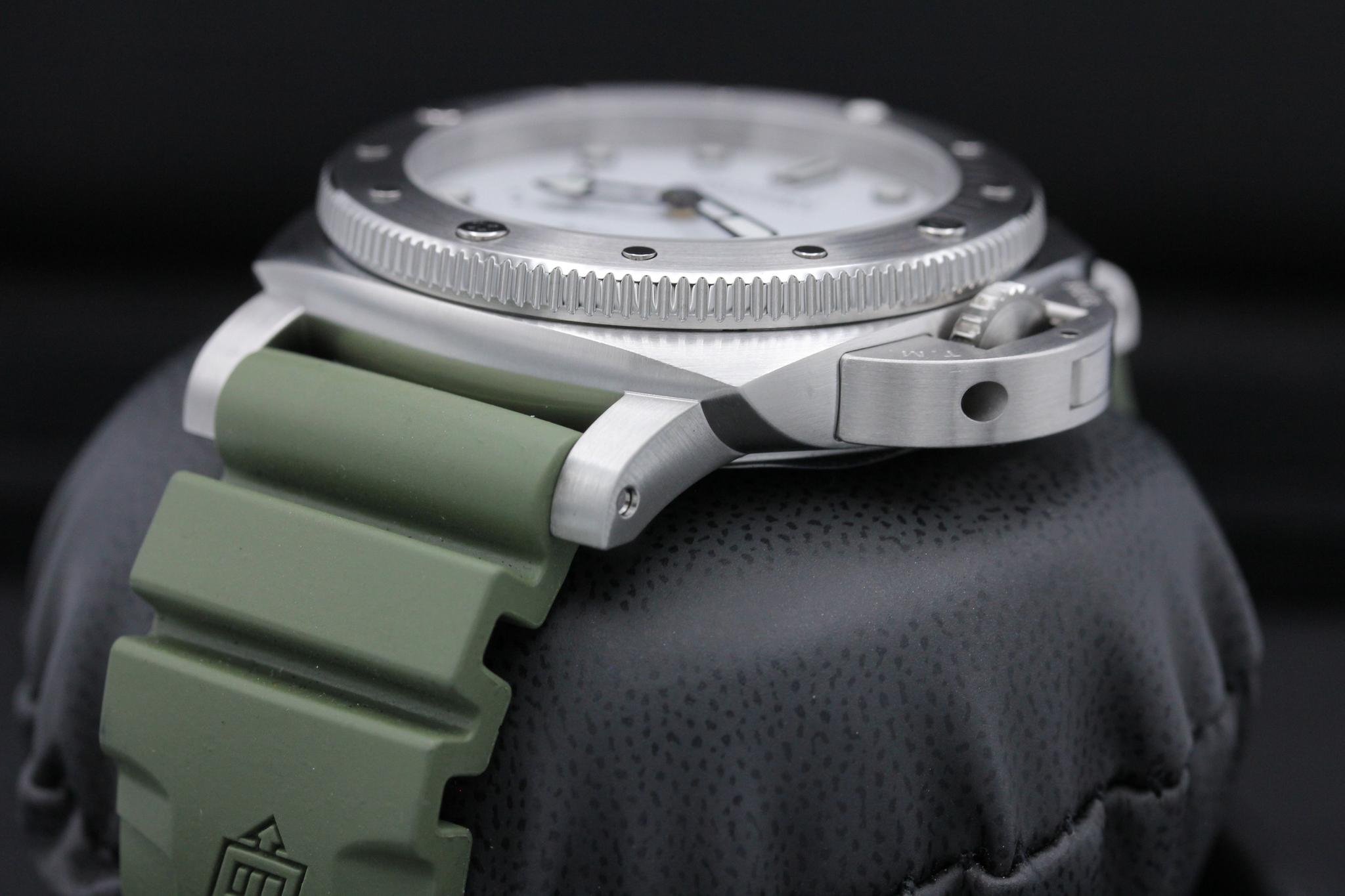 Watch Image 2