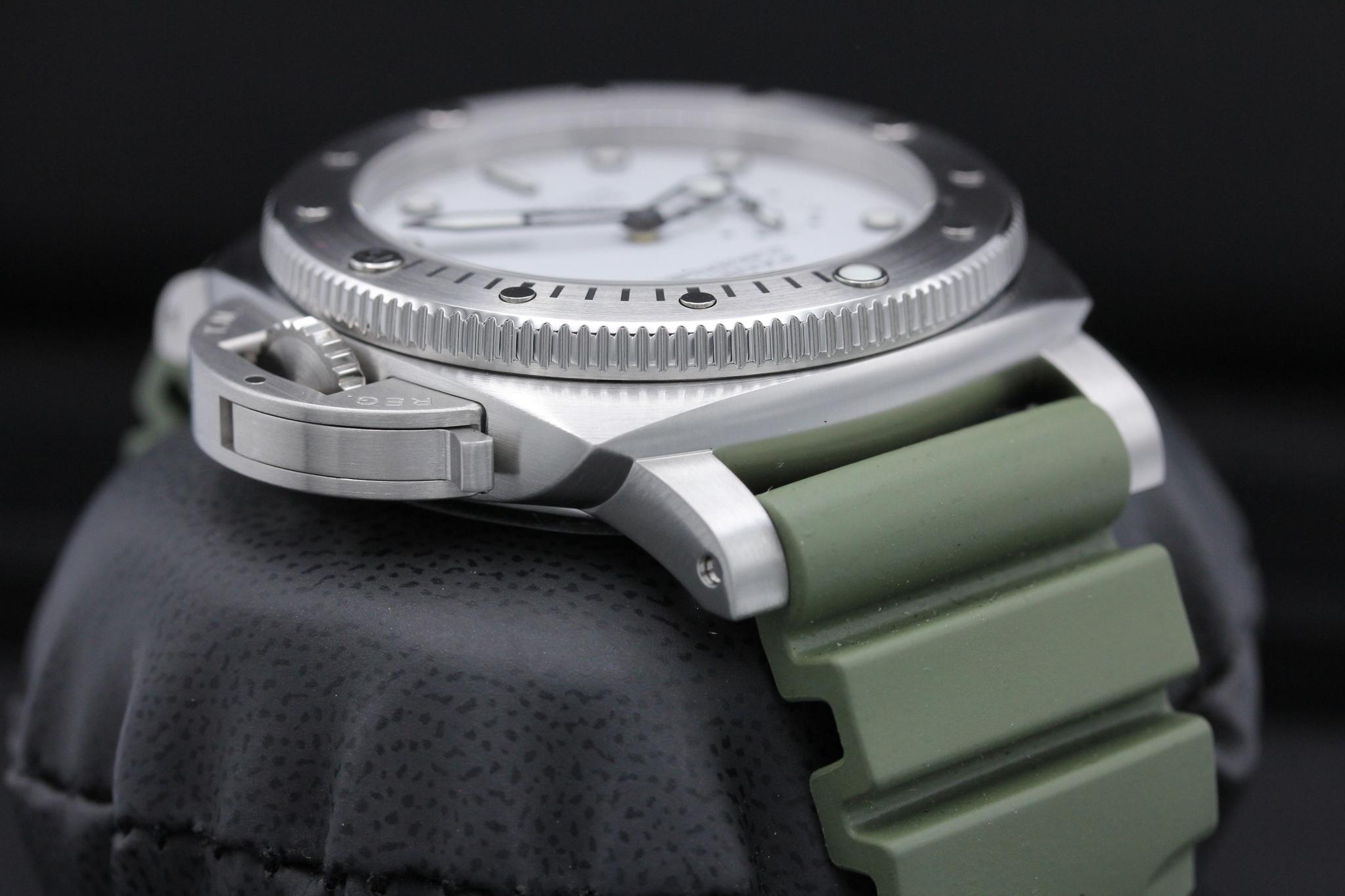 Watch Image 4