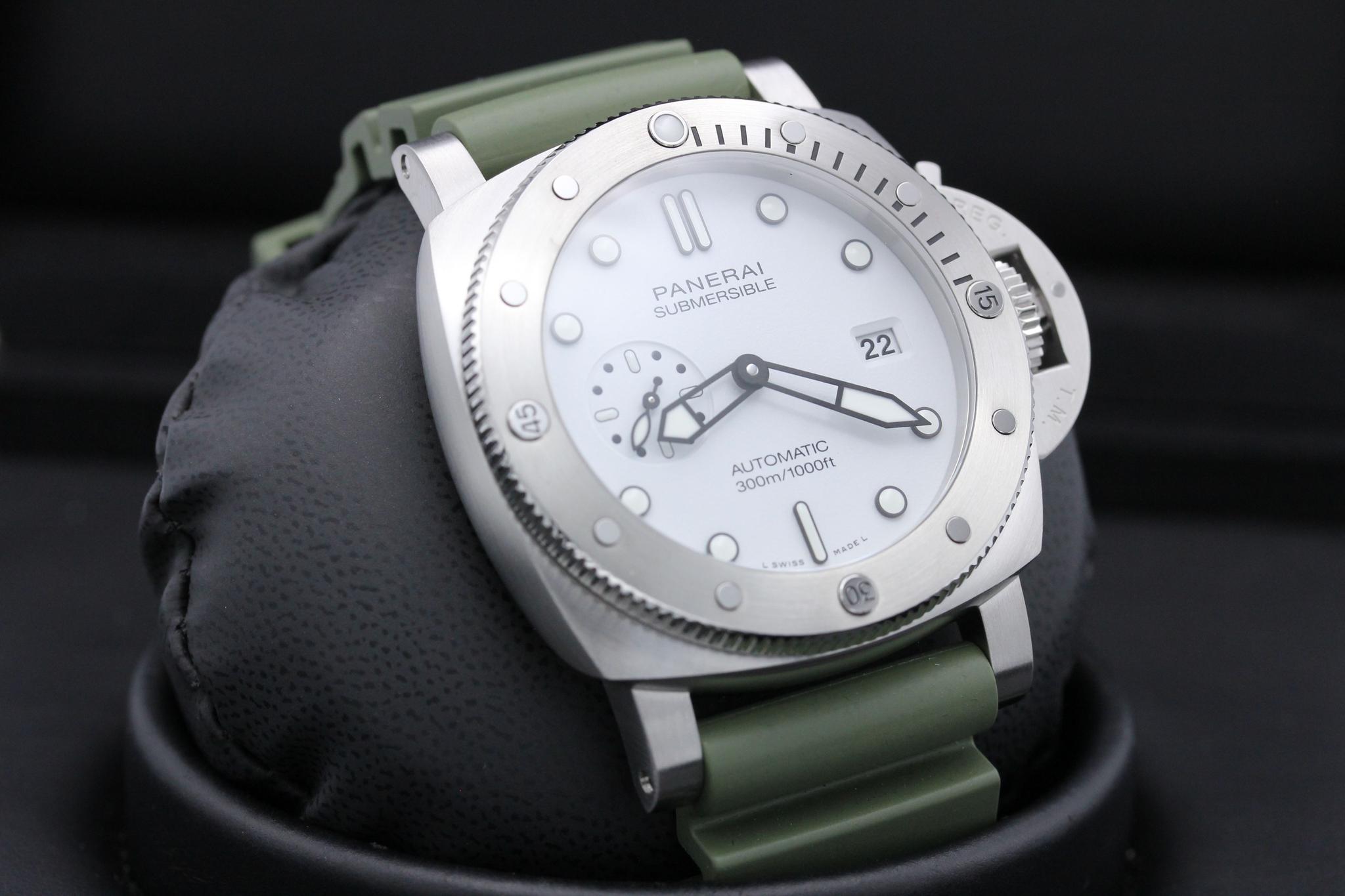 Watch Image 10
