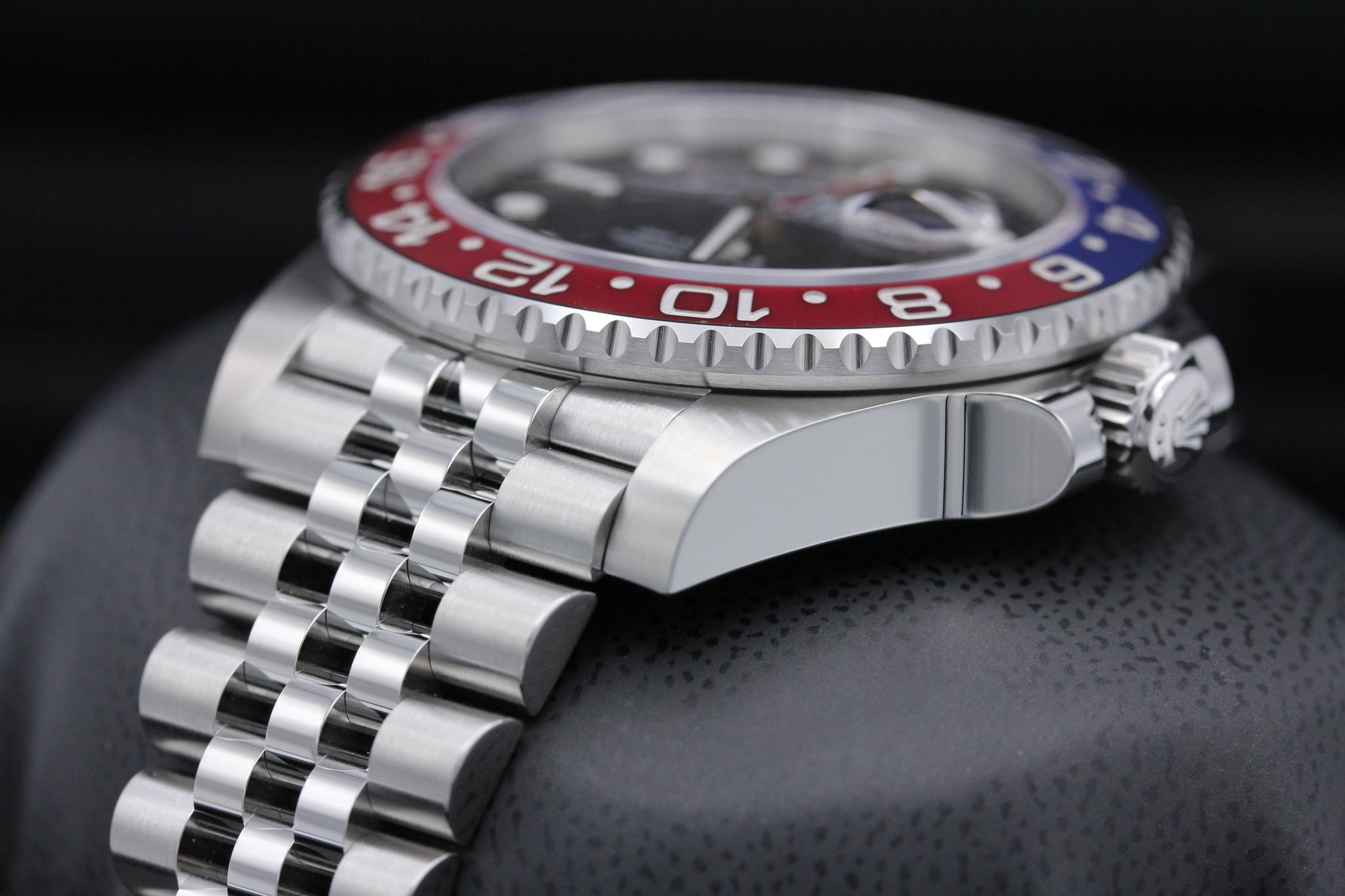 Watch Image 2