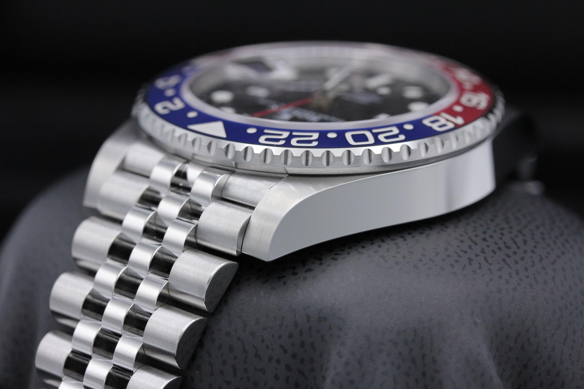 Watch Image 5