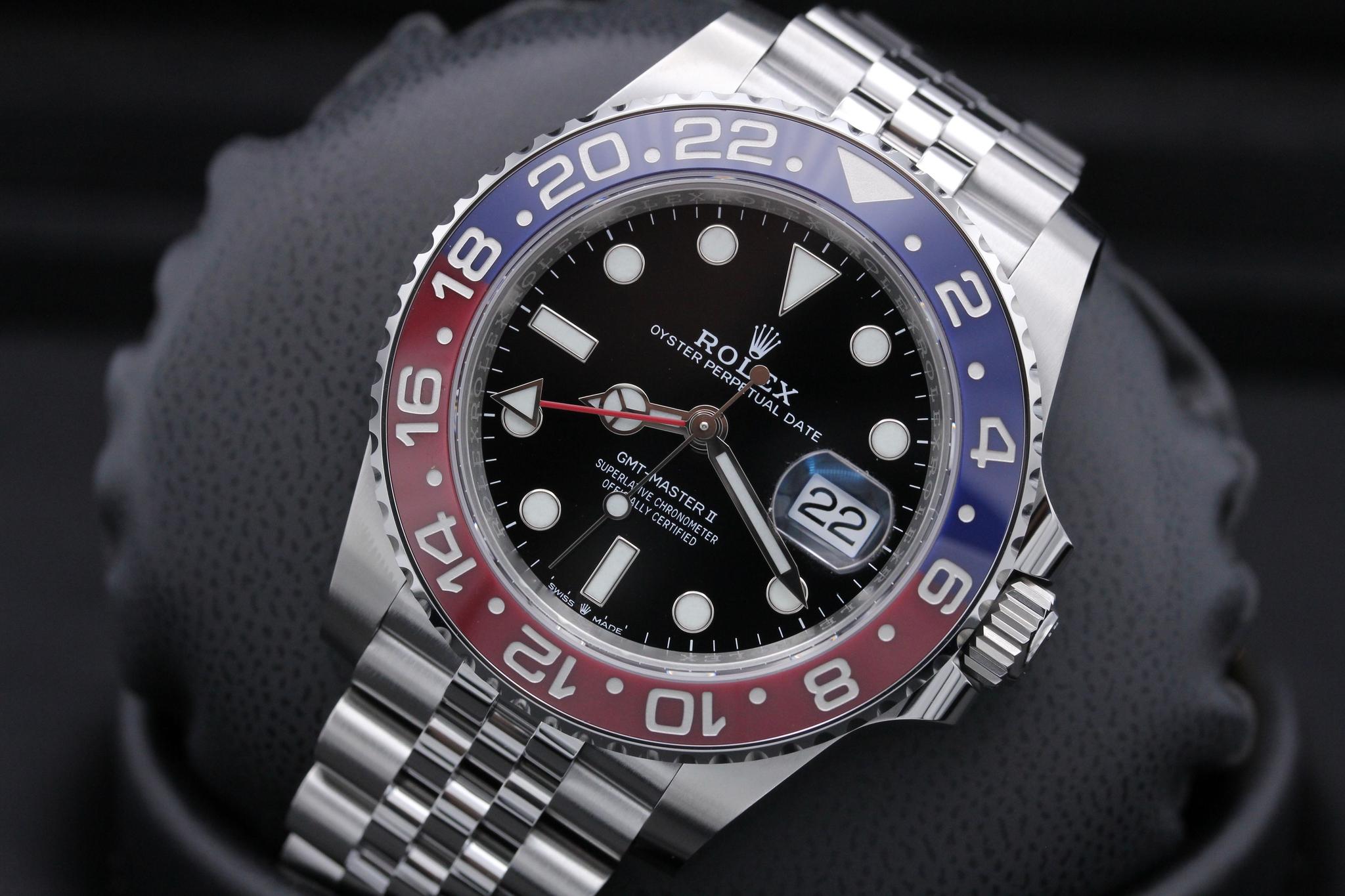 Watch Image 10