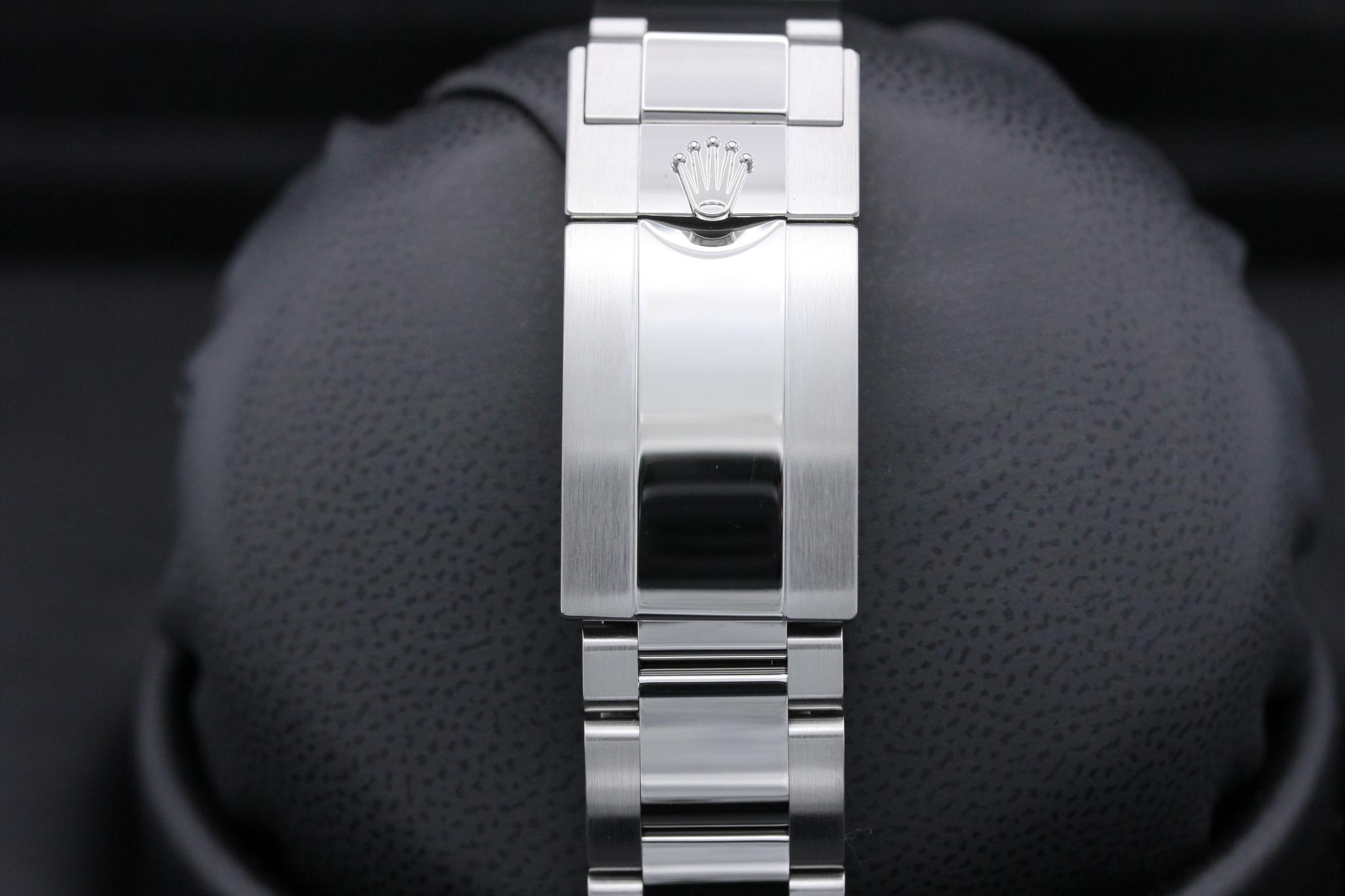 Watch Image 8