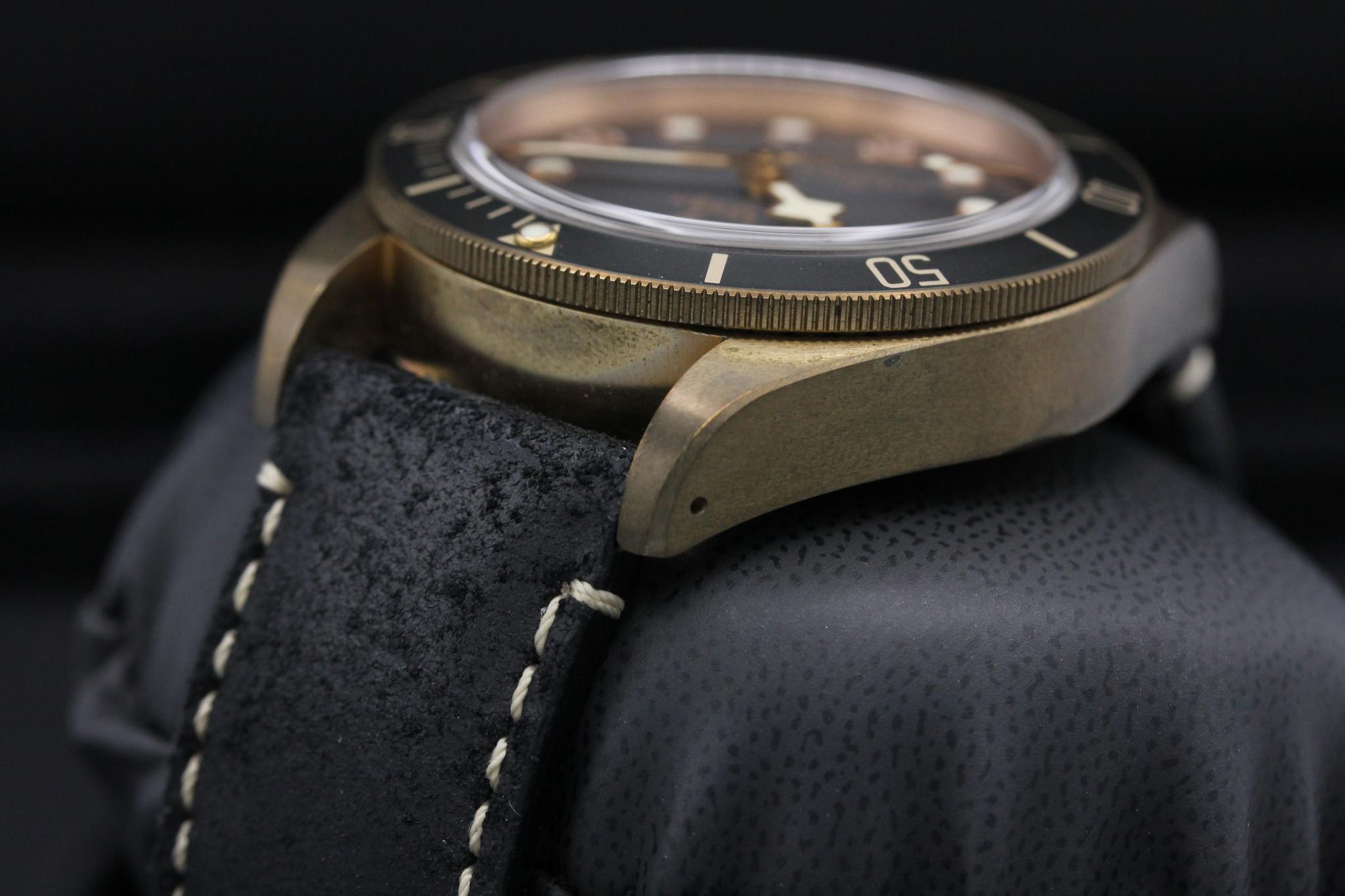 Watch Image 5