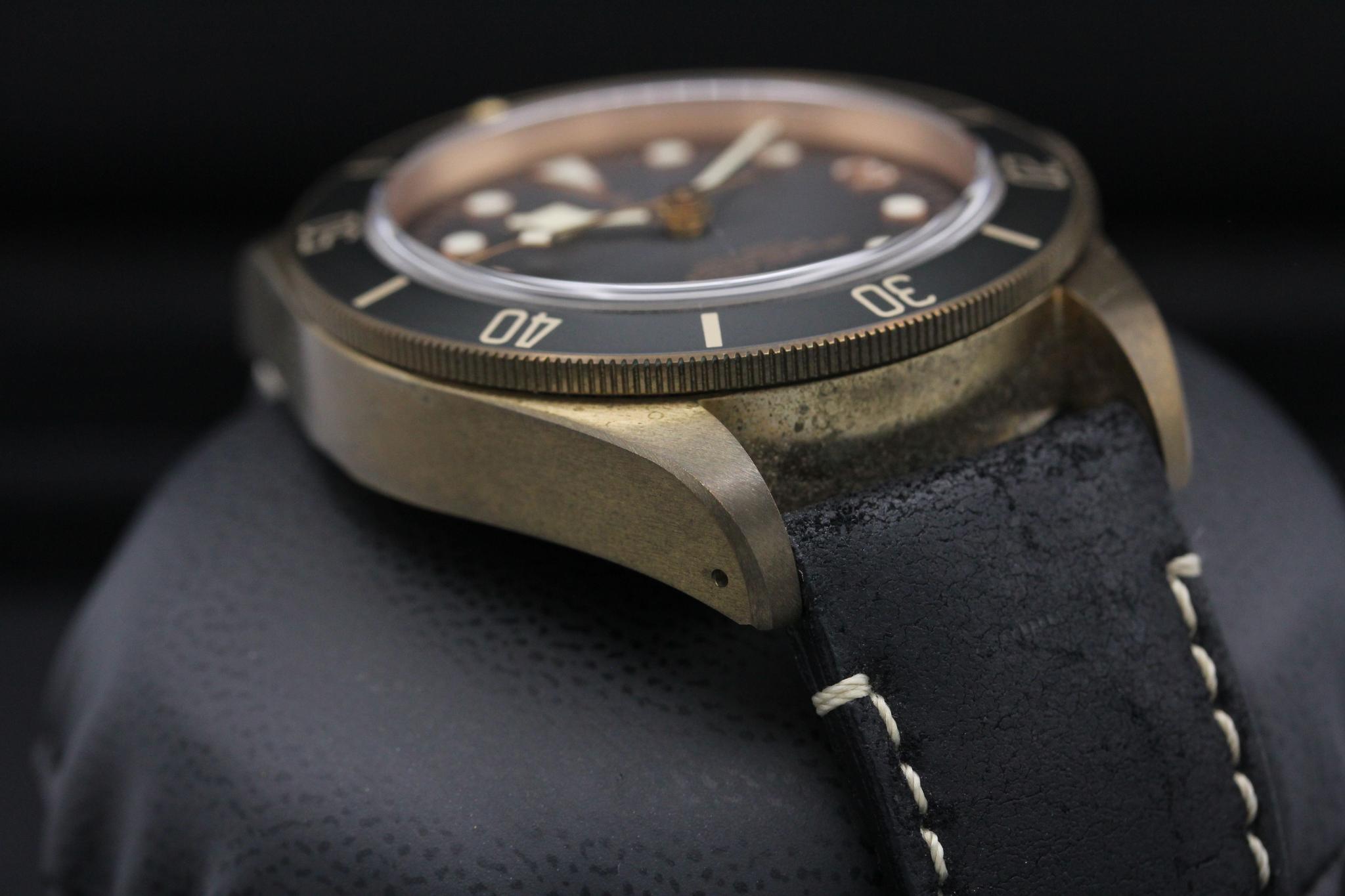 Watch Image 6