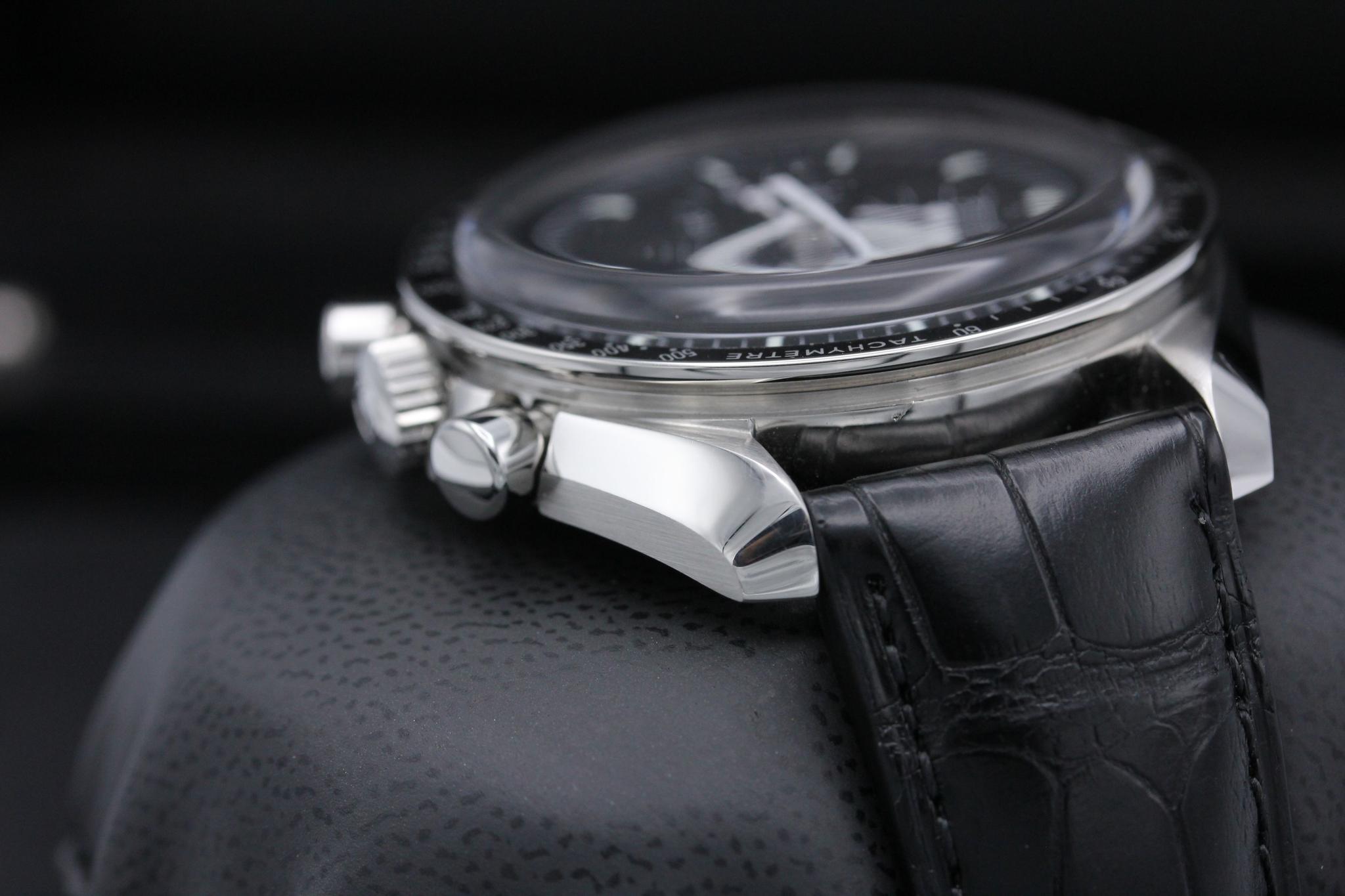 Watch Image 4