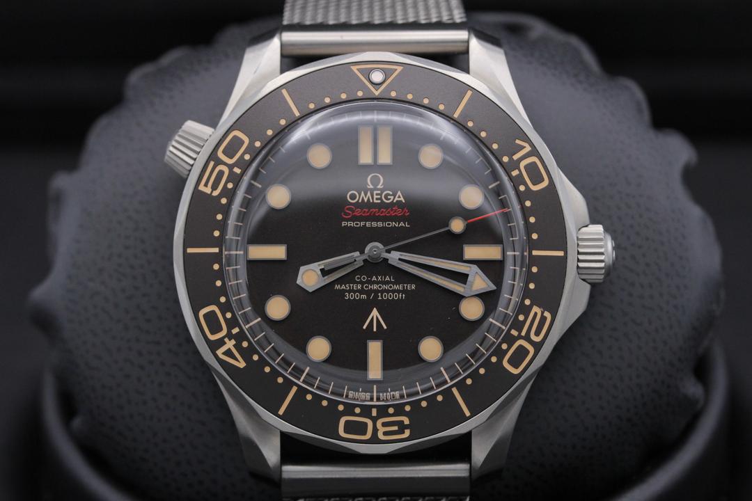 Omega Seamaster Diver 300M James Bond 007 No Time To Die 210.90.42.20.01.001