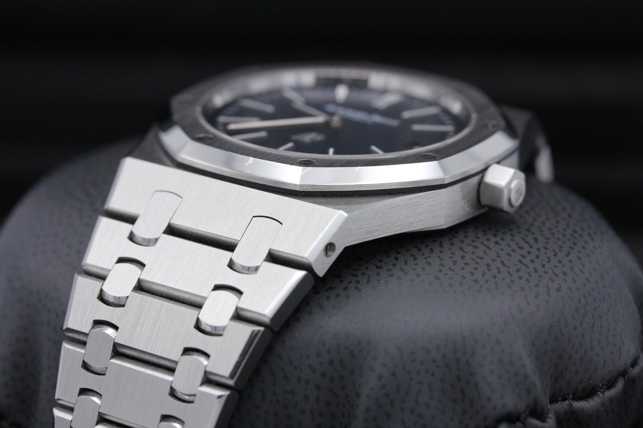 Watch Image 2