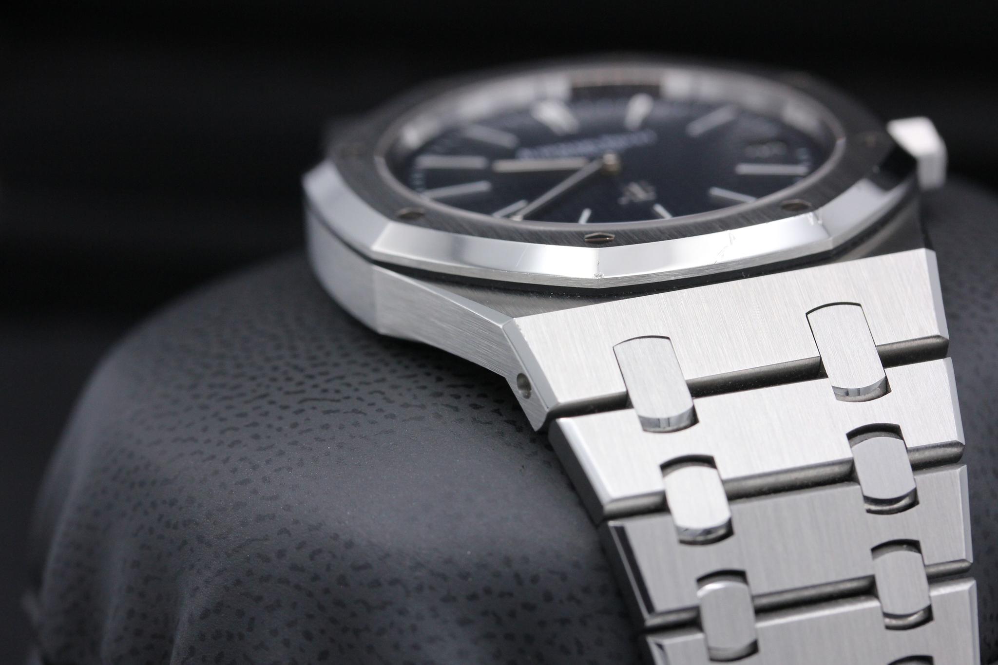 Watch Image 6