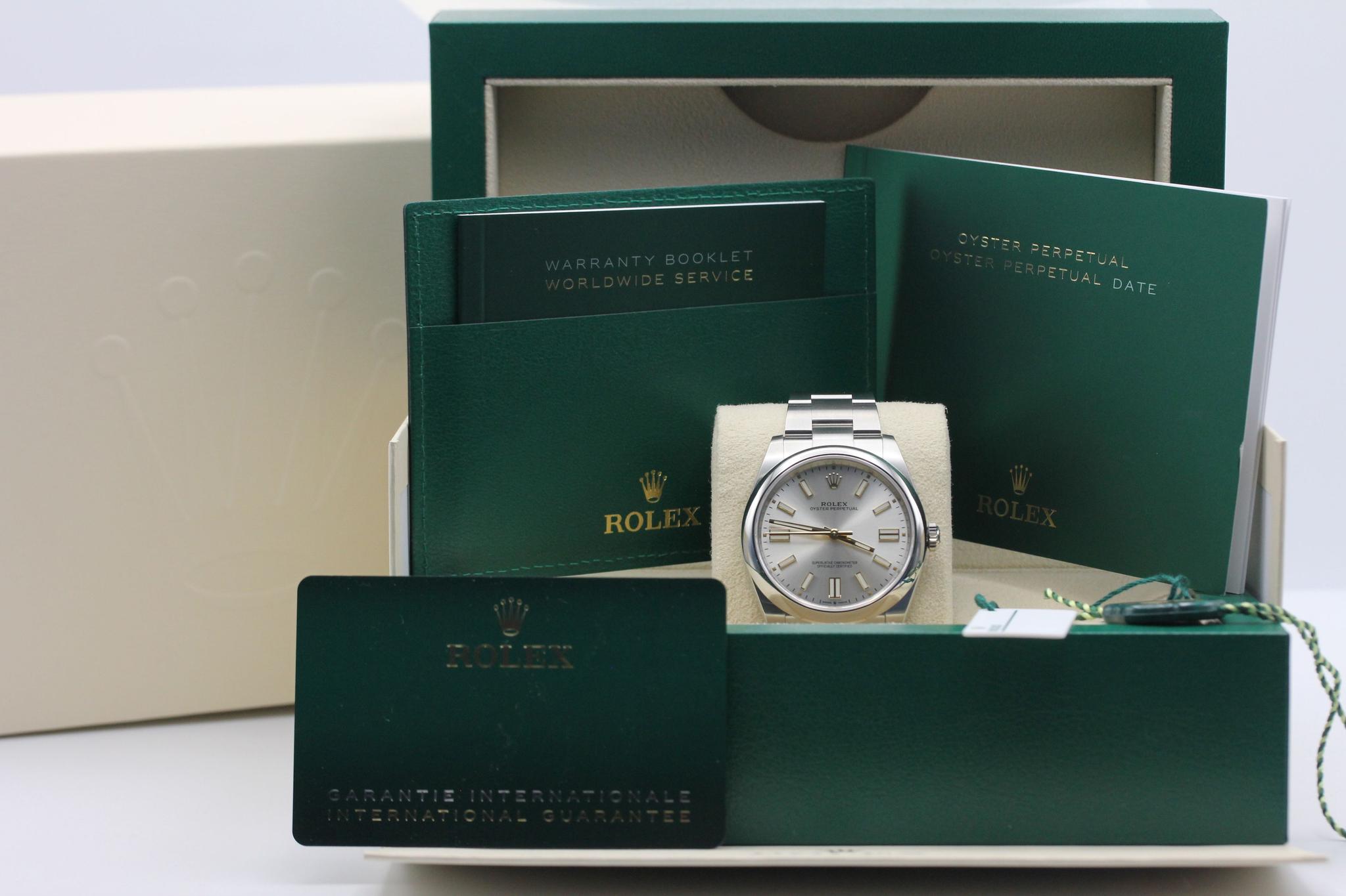 Watch Image 11