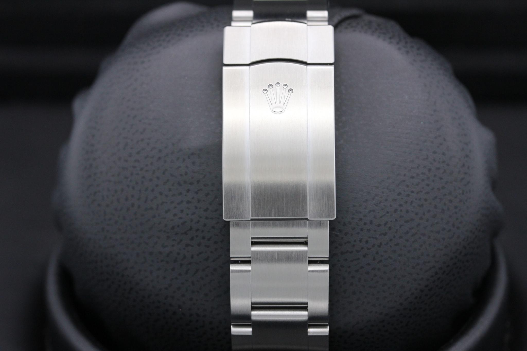 Watch Image 8