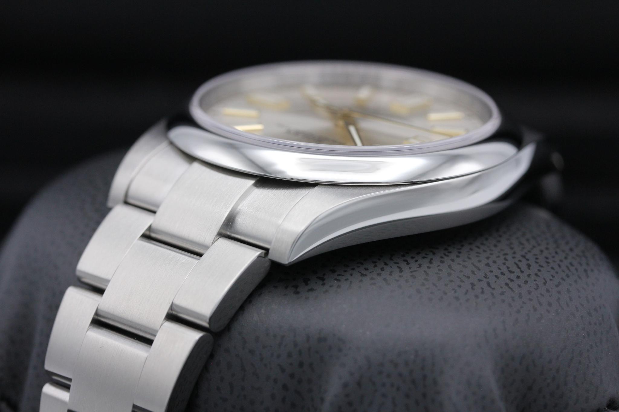 Watch Image 5