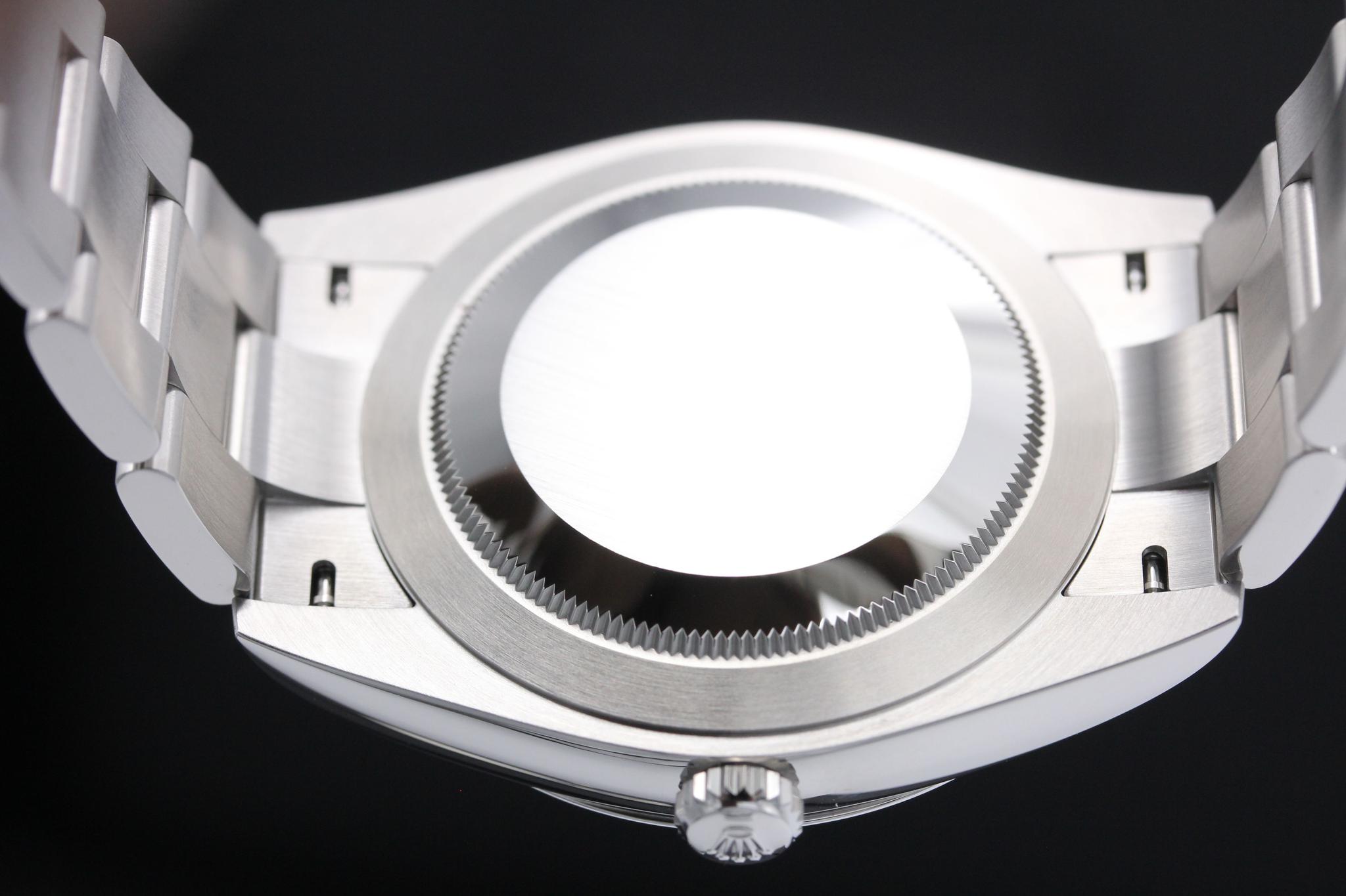 Watch Image 7