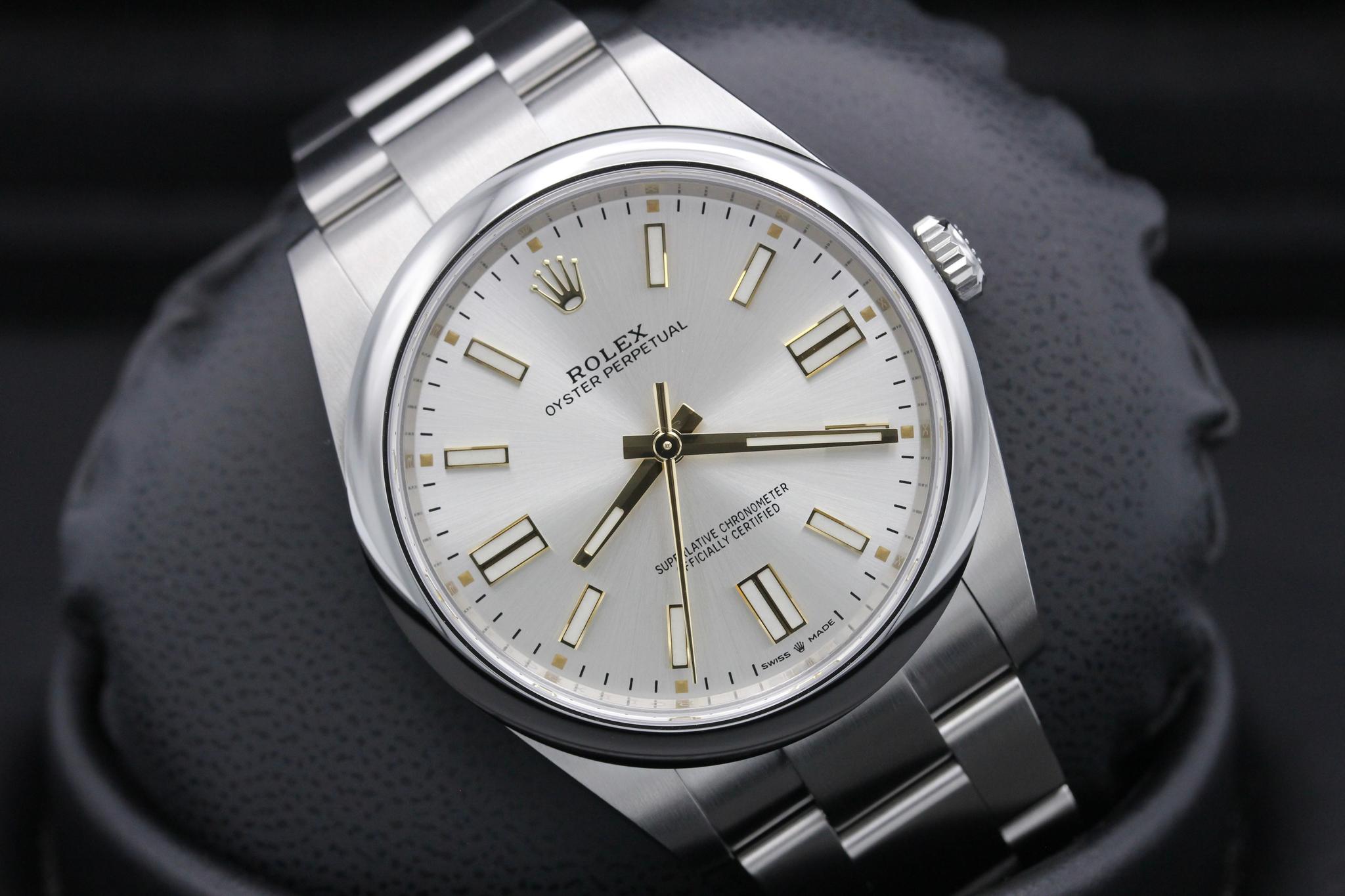 Watch Image 9