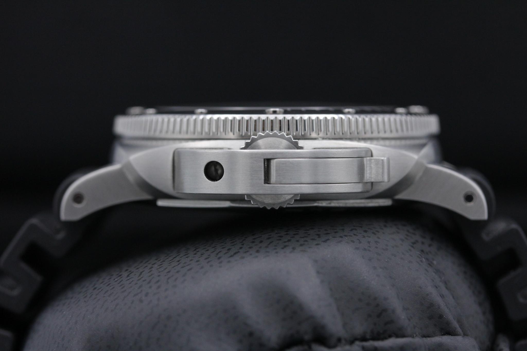 Watch Image 3