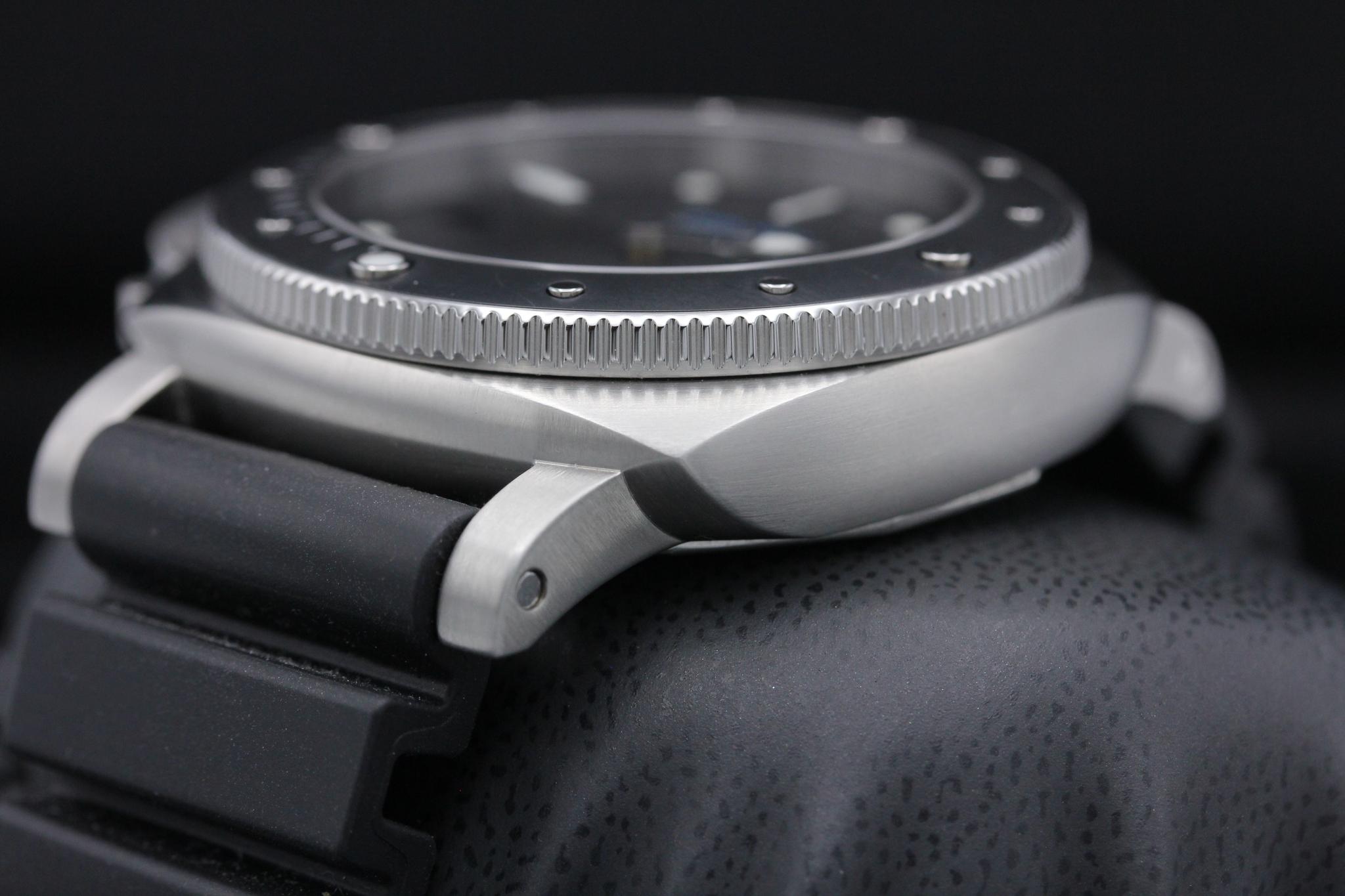Watch Image 5