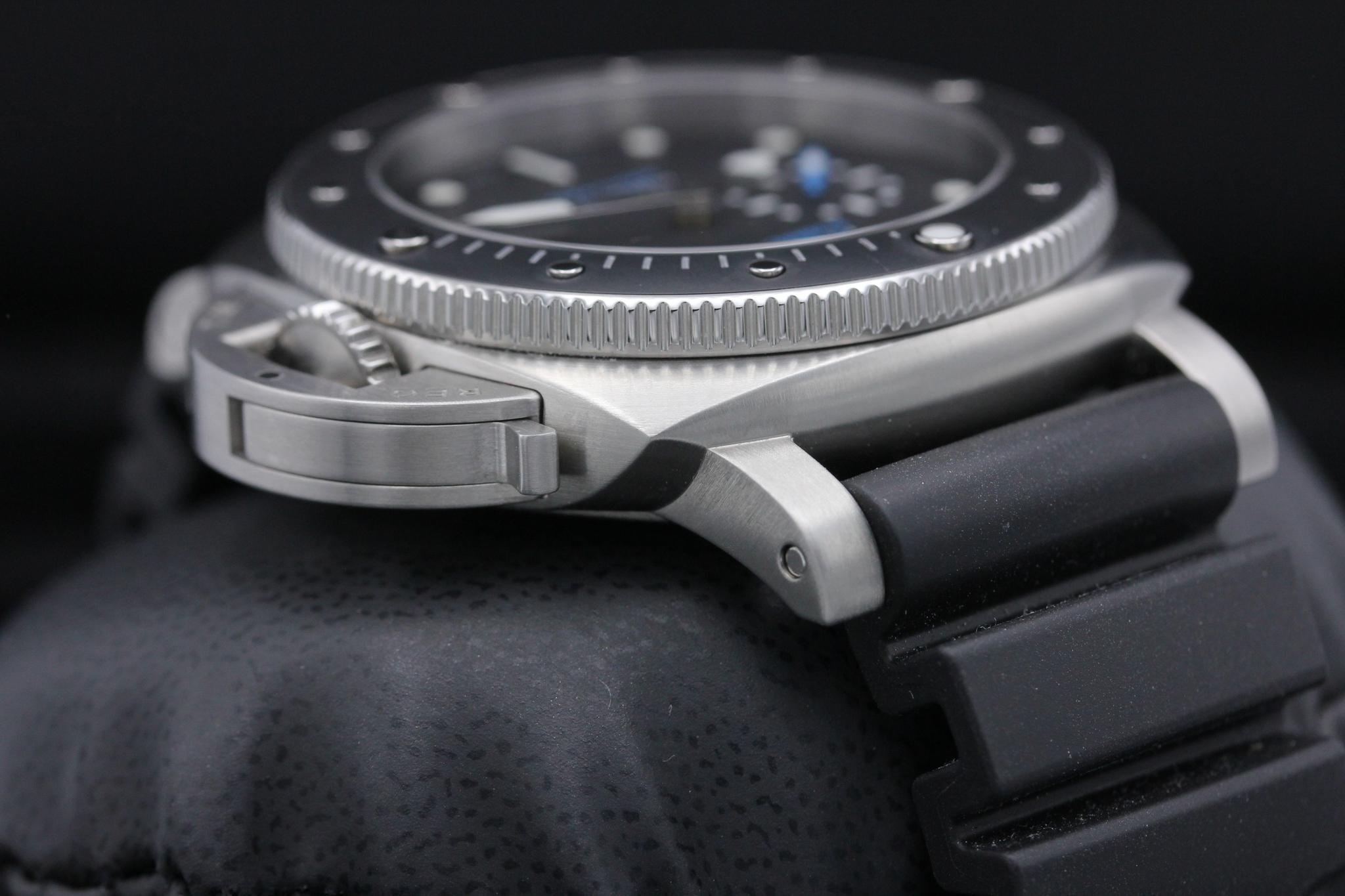 Watch Image 4