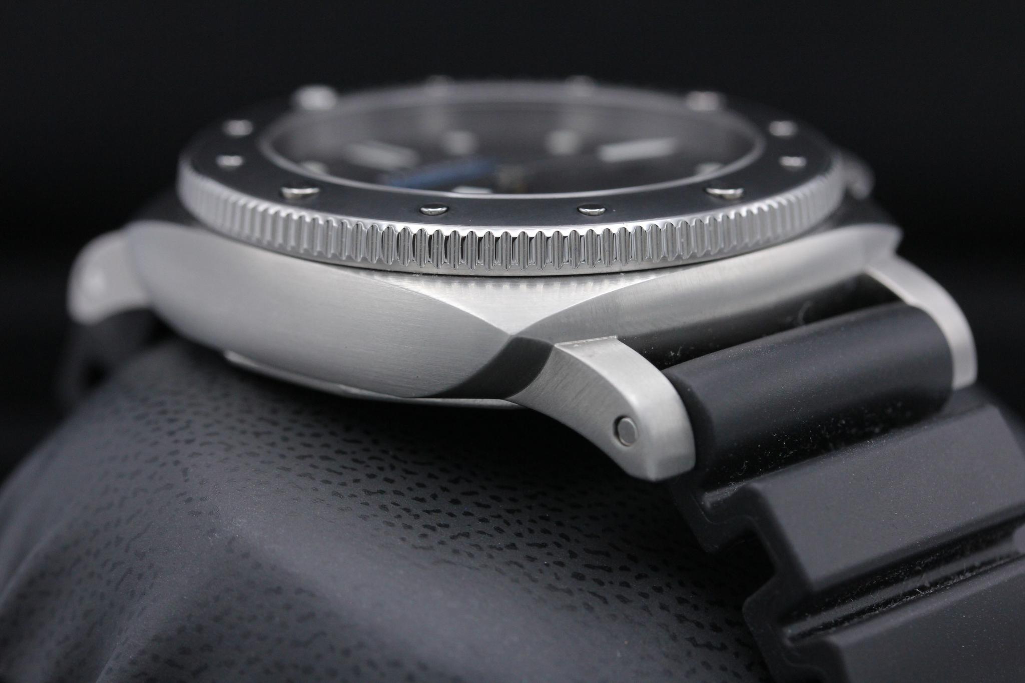 Watch Image 6