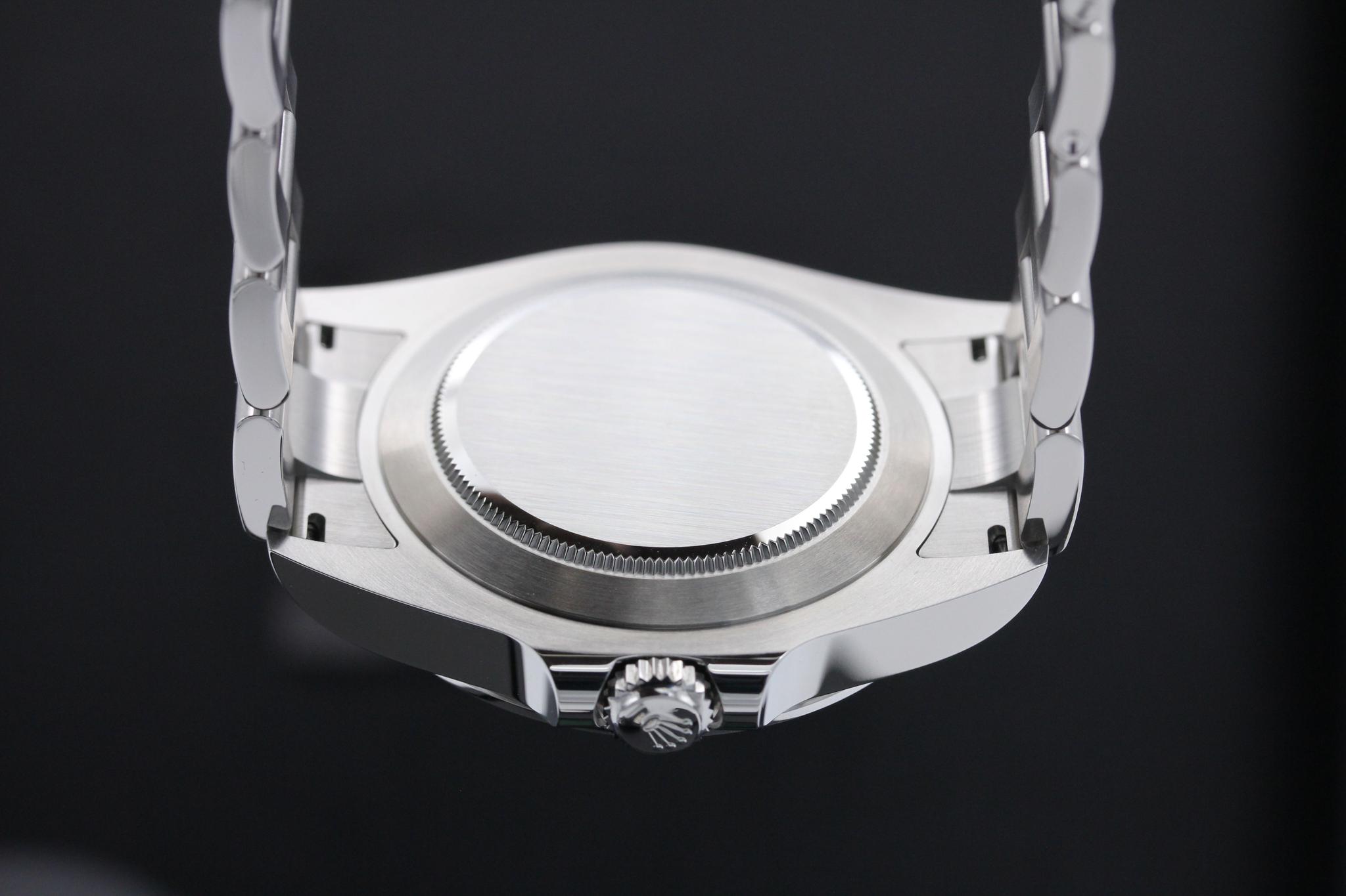 Watch Image 7