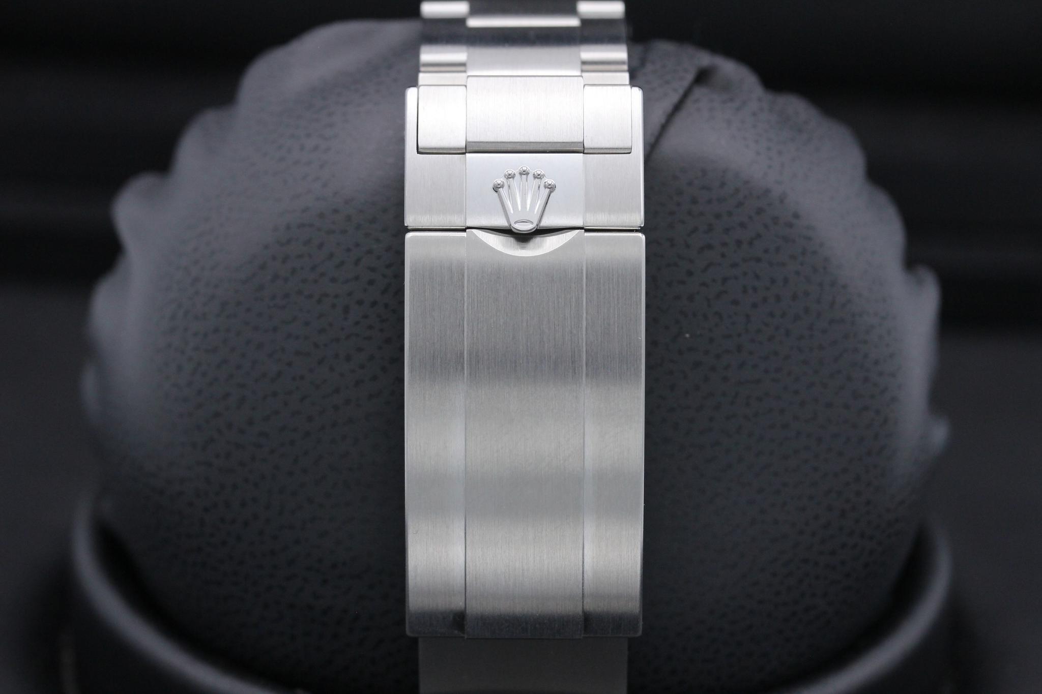 Watch Image 7