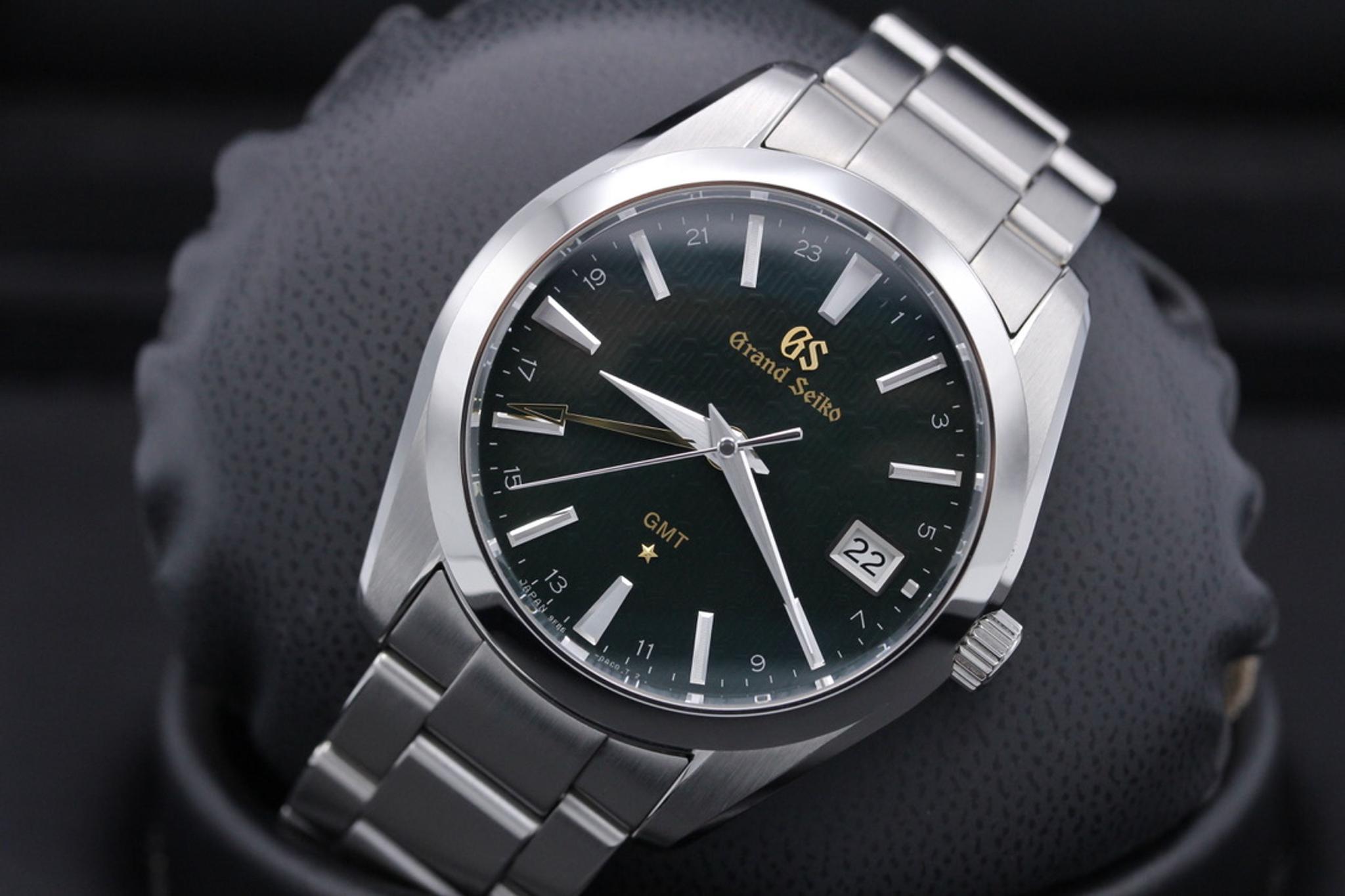 Watch Image 9