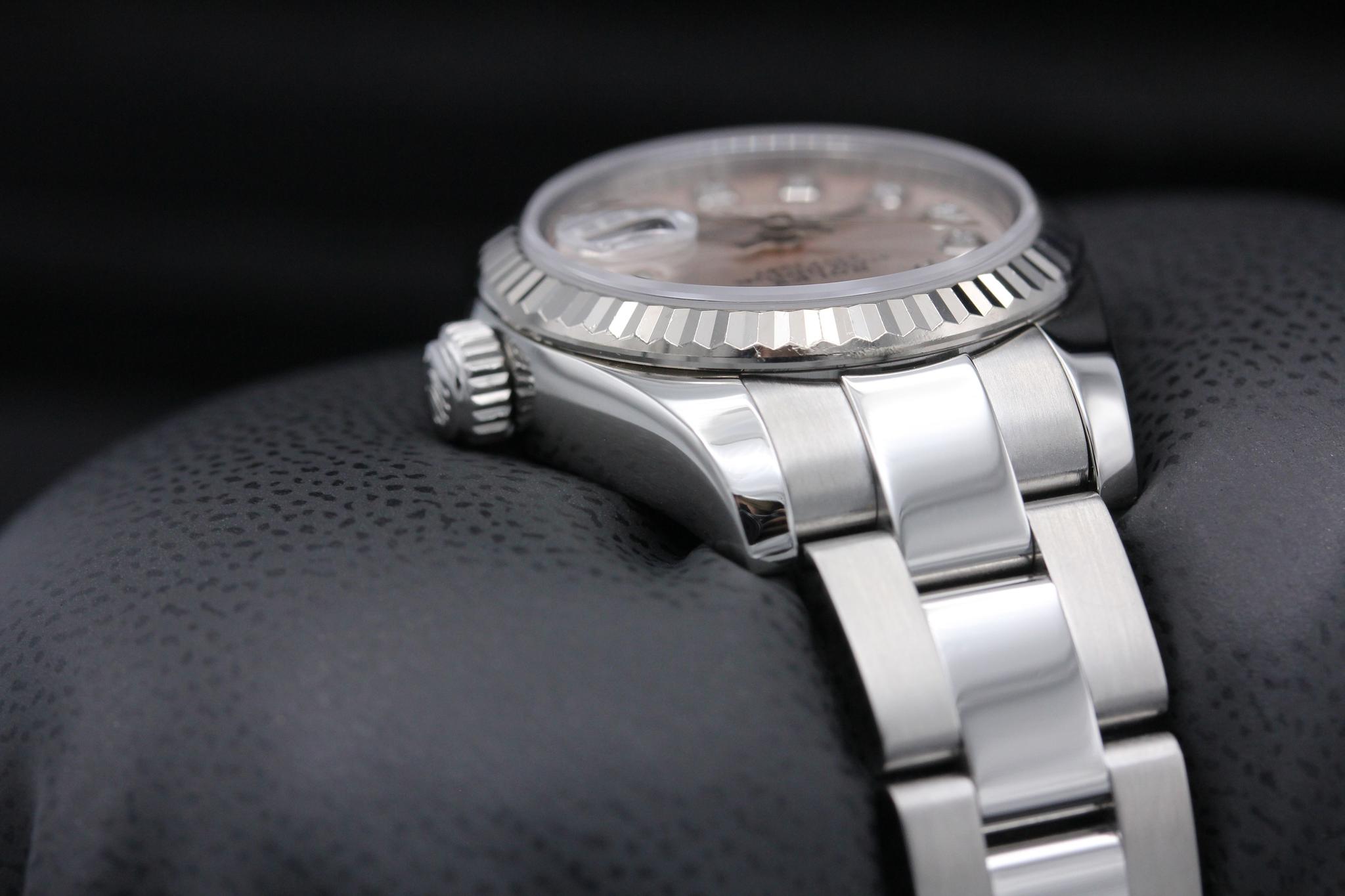 Watch Image 4