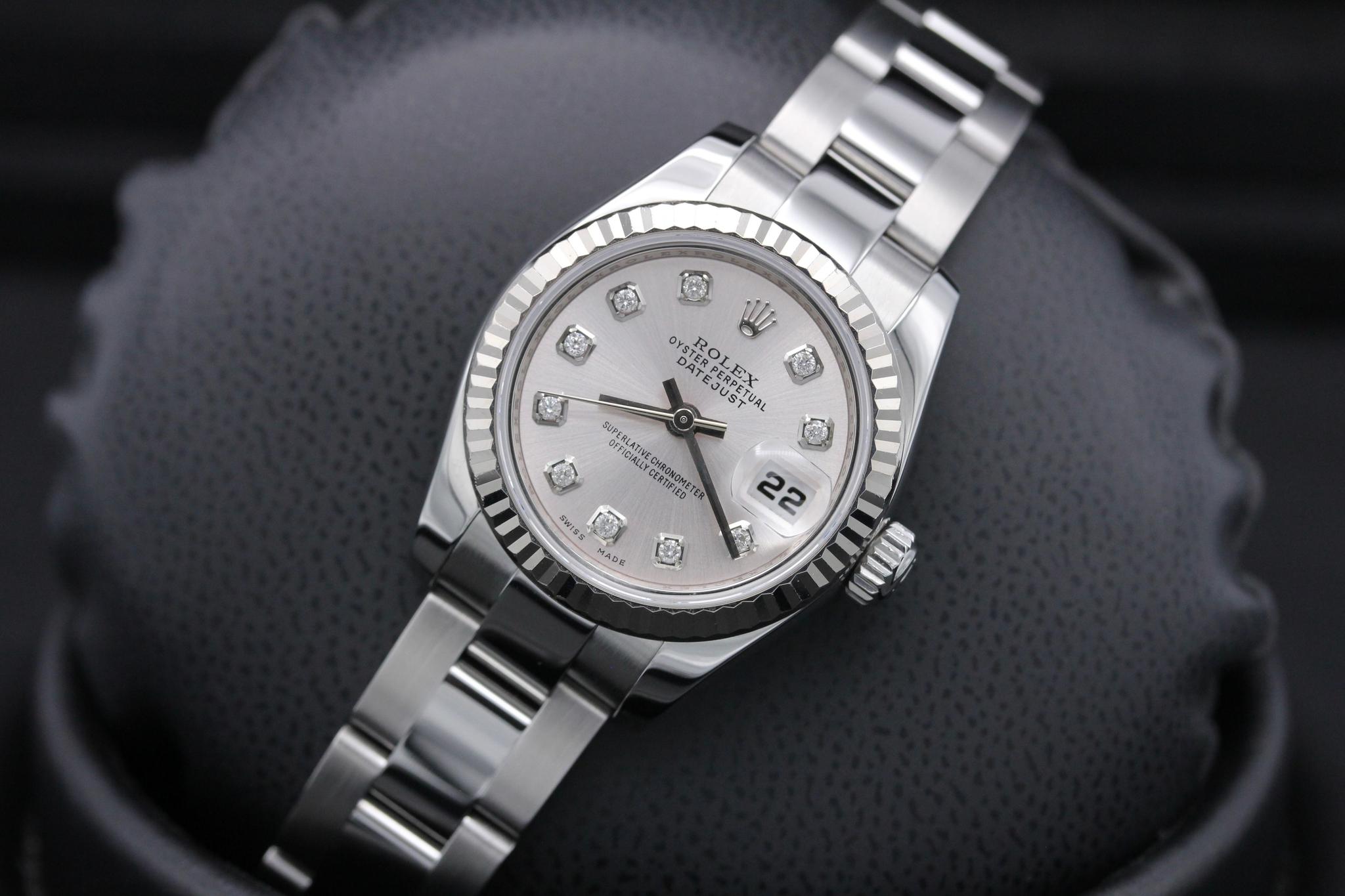 Watch Image 10